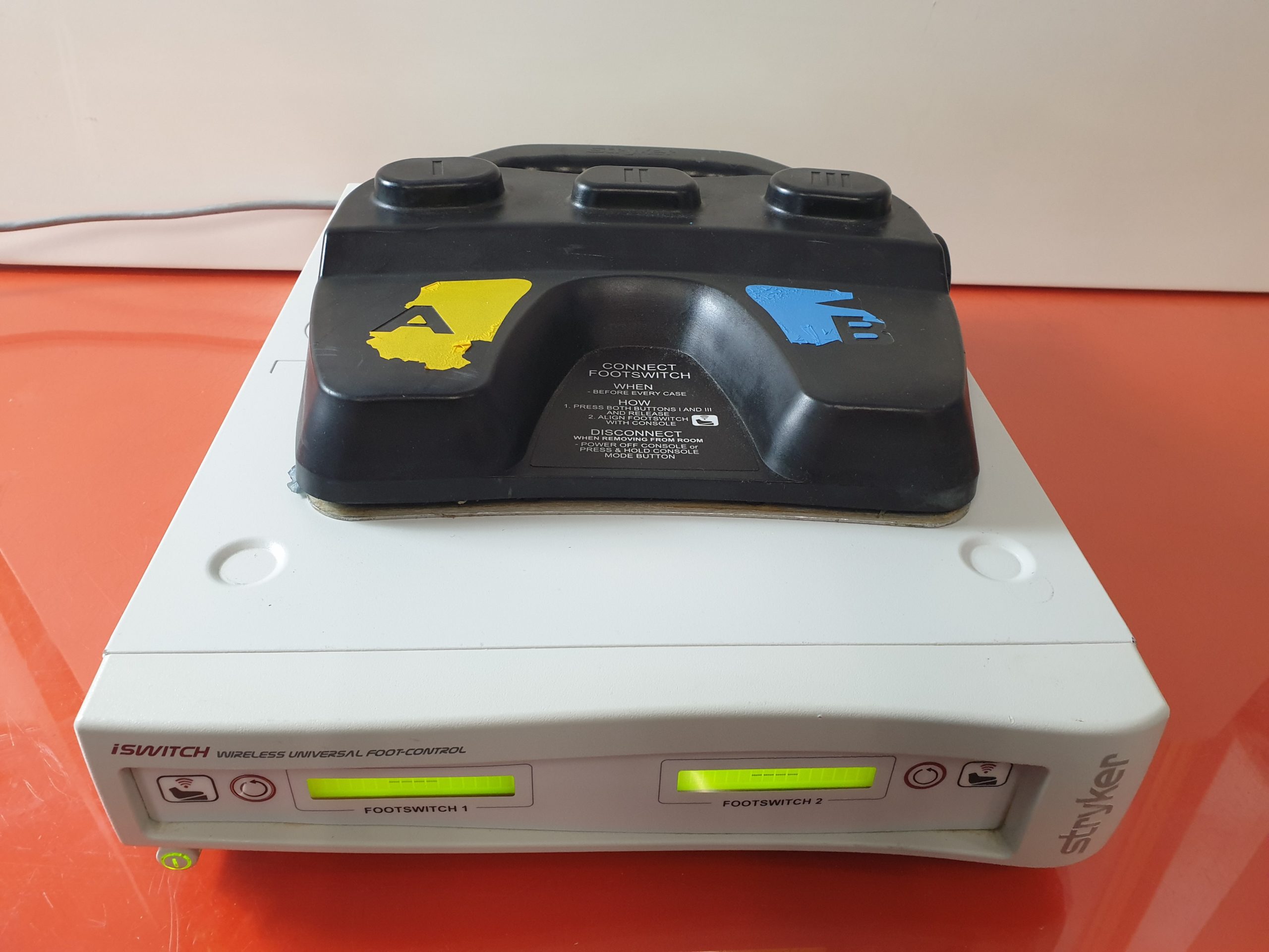Stryker iSWITCH Wireless Universal FOOT-Control Ref- 277-200-100 thumbnail 2