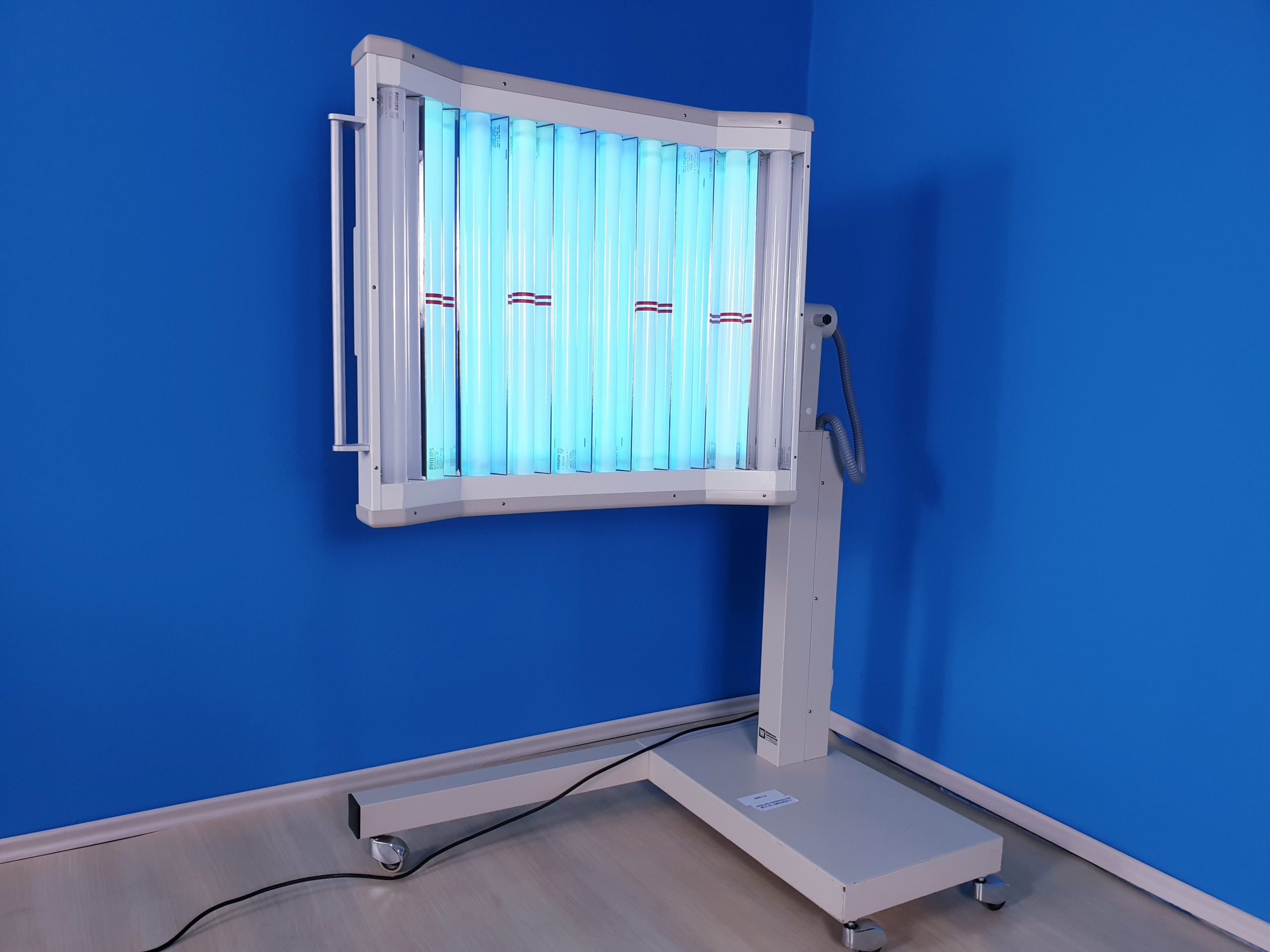 WALDMANN UV800K UV Light Medizinisches UVA/B Bestrahlungsgerät — image 1 of 4