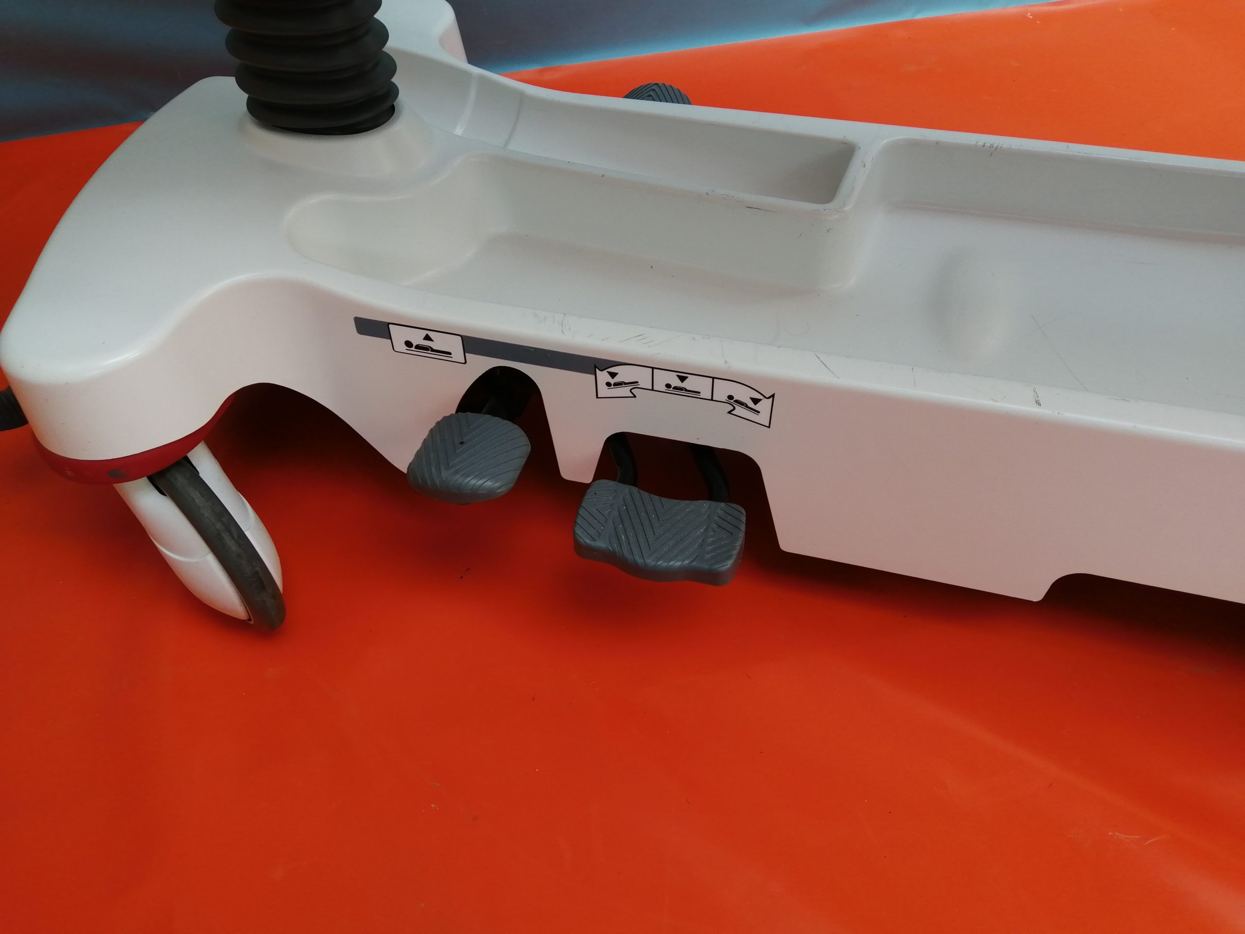 Stryker Ref. 0747 Stretcher // Patiententransport — image 1 of 4