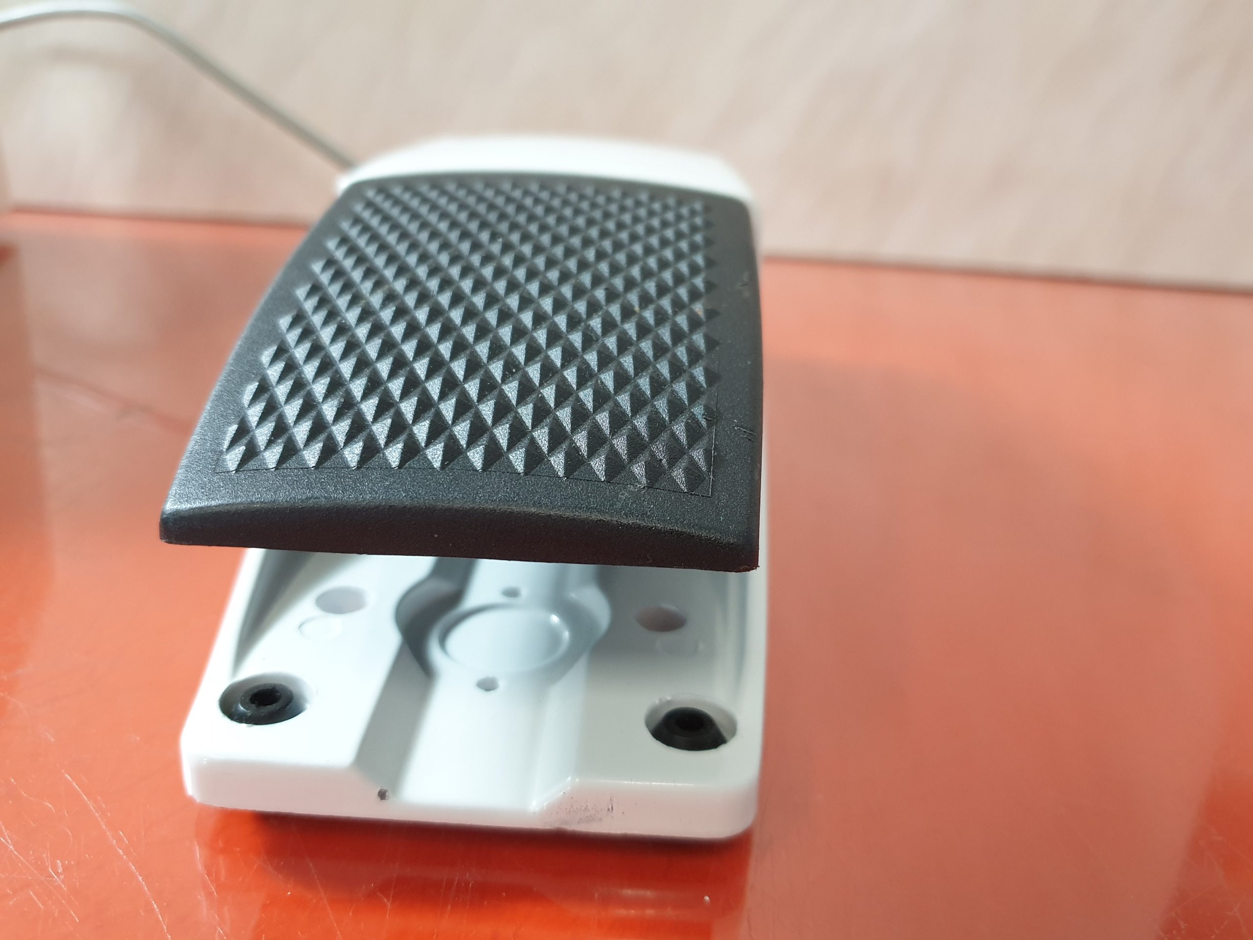 NOUVAG Dispenser DP 20 + Vario Fußschalter IP68 — thumbnail 3