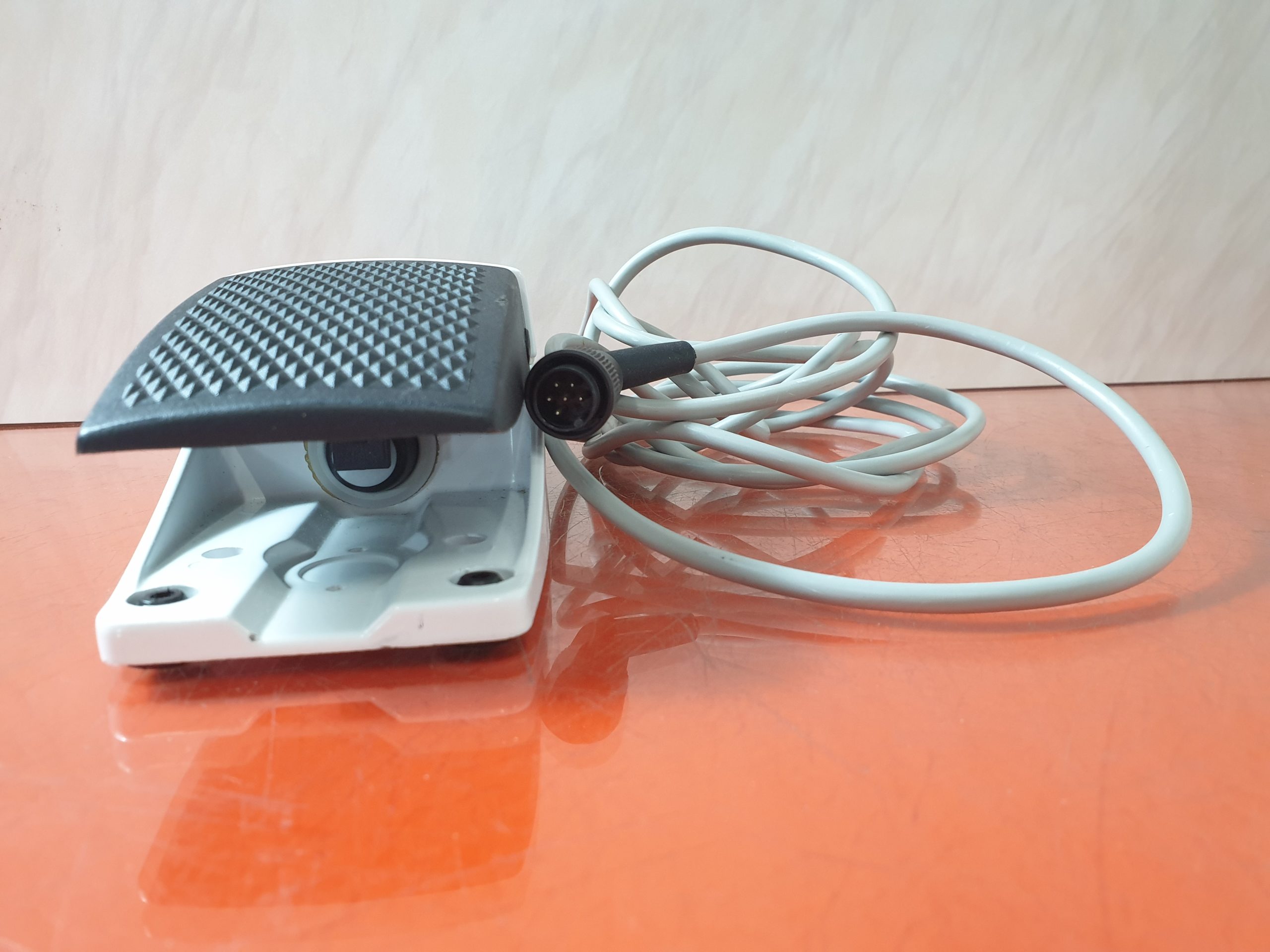 NOUVAG Dispenser DP 20 + Vario Fußschalter IP68 — thumbnail 4