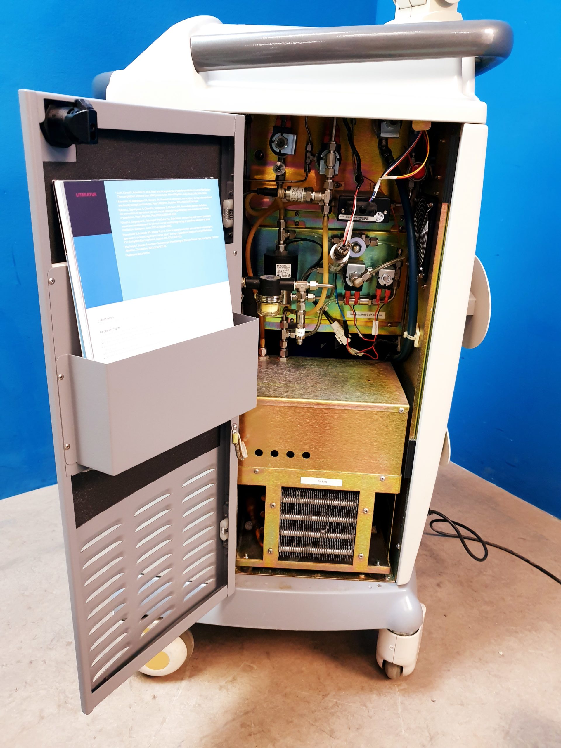Medtronic CryoCath Cryosurgical Unit CryoConsole – defekt thumbnail 6