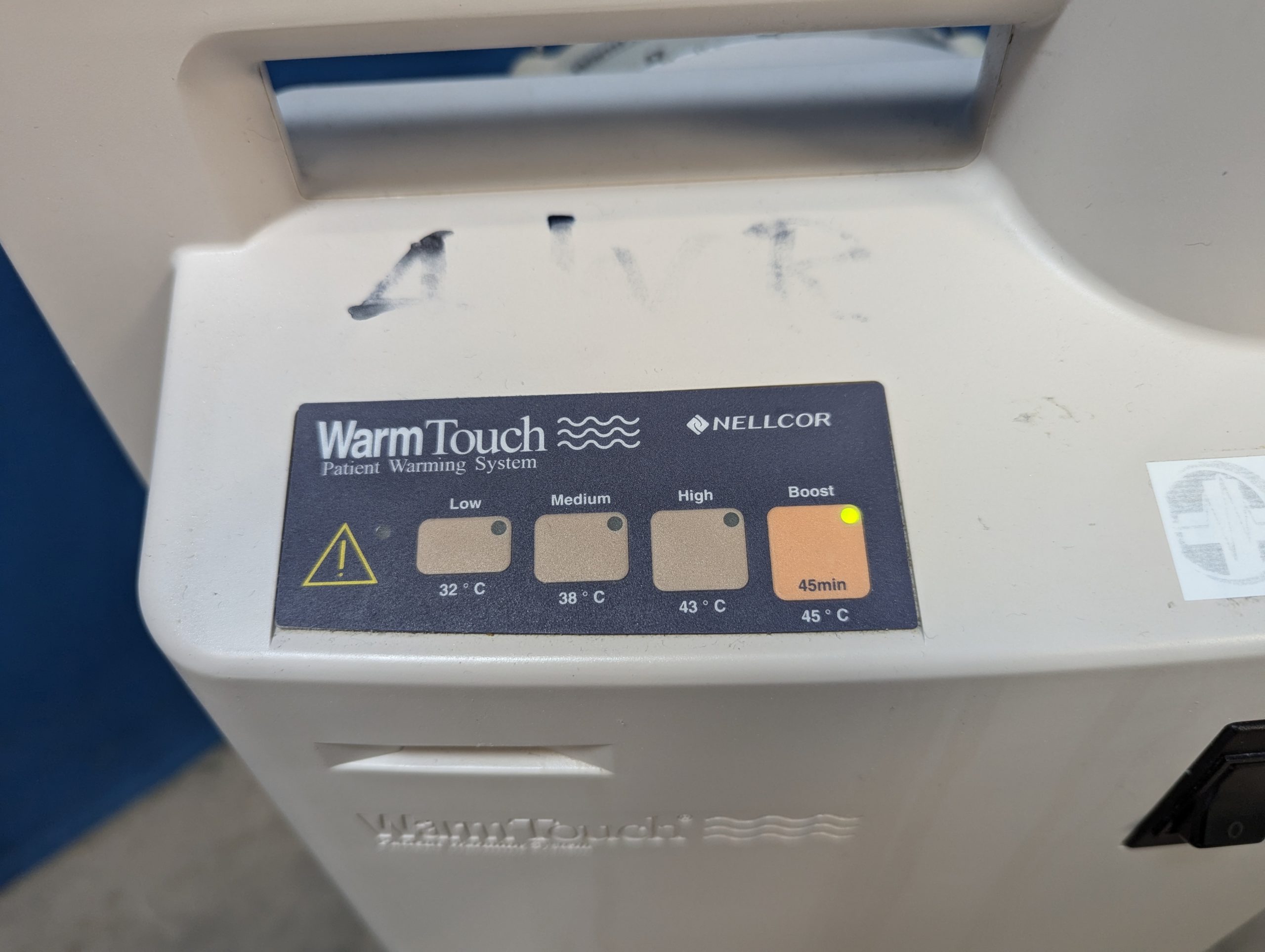 Nellcor Warm Touch 501-5900 Patient Wärmer mit Gestell – Fahrbar thumbnail 3