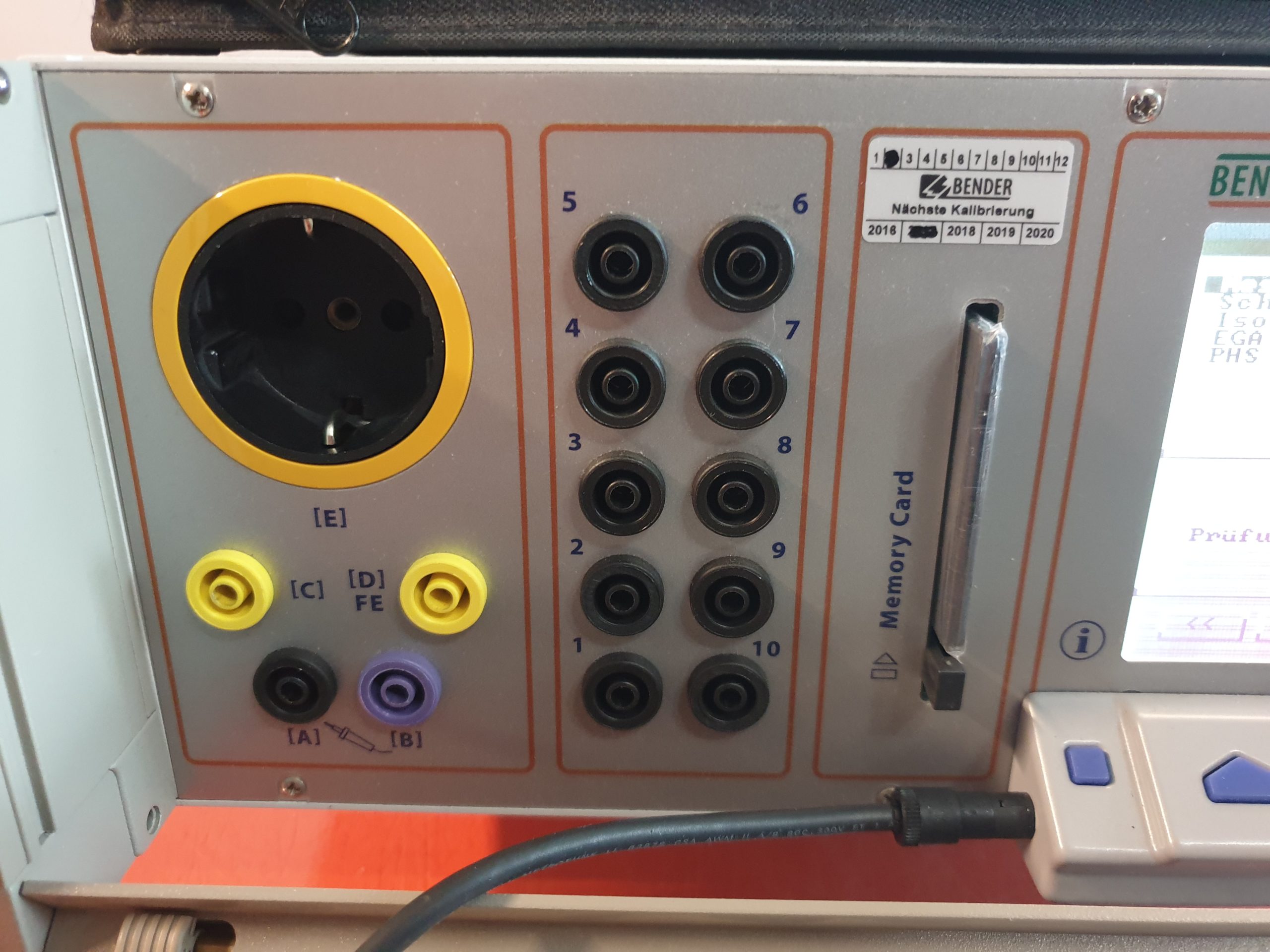 Bender Unimet 1100 ST universelles Prüfgerät für Medizin und elektronik mit Zubehör thumbnail 4