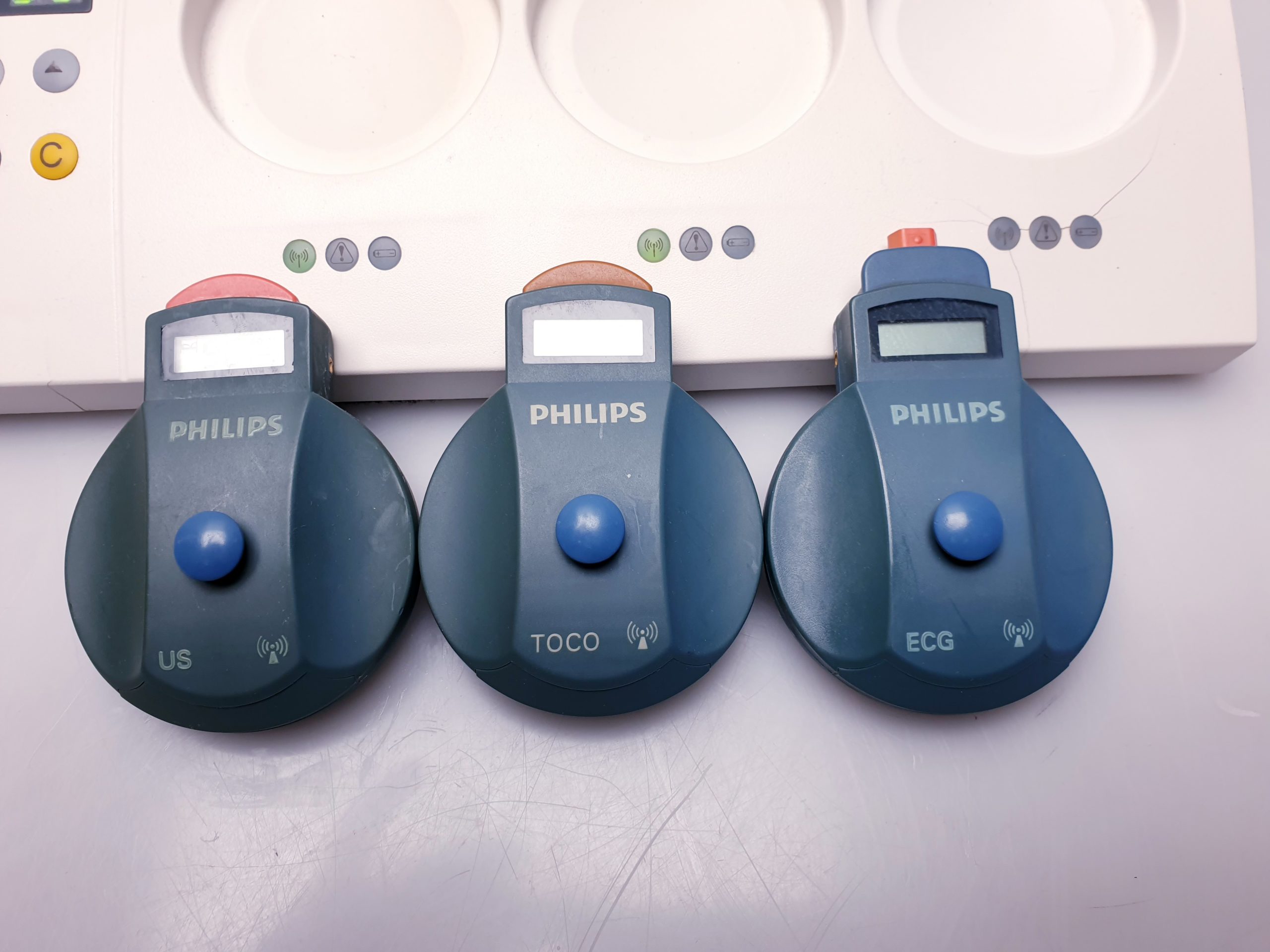 Philips M2720A Avalon CTS Fetal Monitor Base Station + 2725A + 2727A + 2726A thumbnail 3