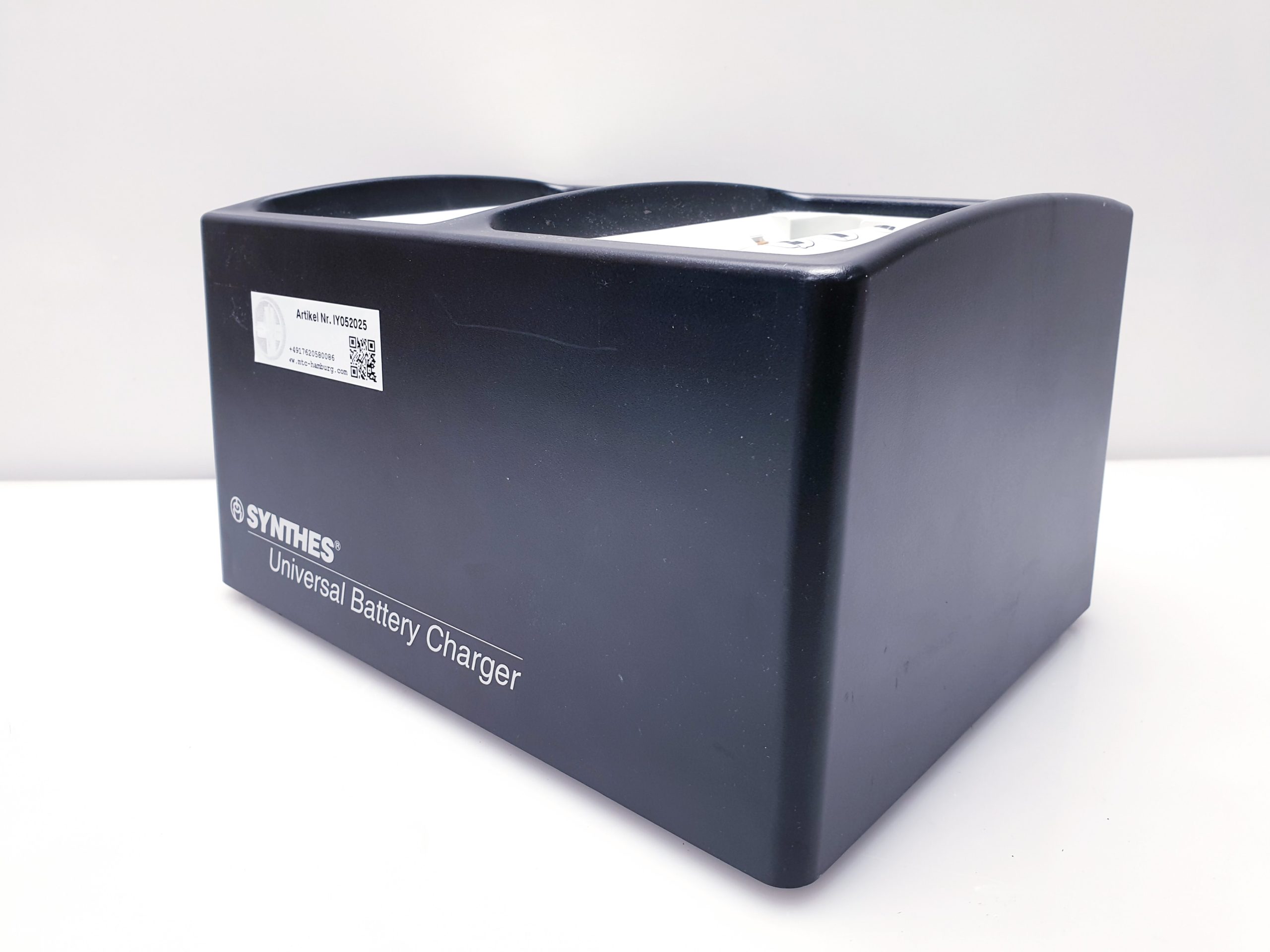 Synthes 530.600 Universal Battery Charger thumbnail 2