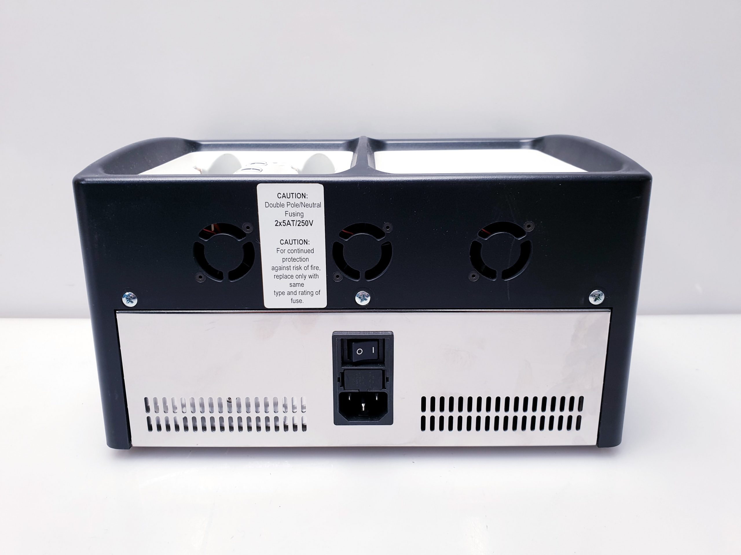 Synthes 530.600 Universal Battery Charger thumbnail 4