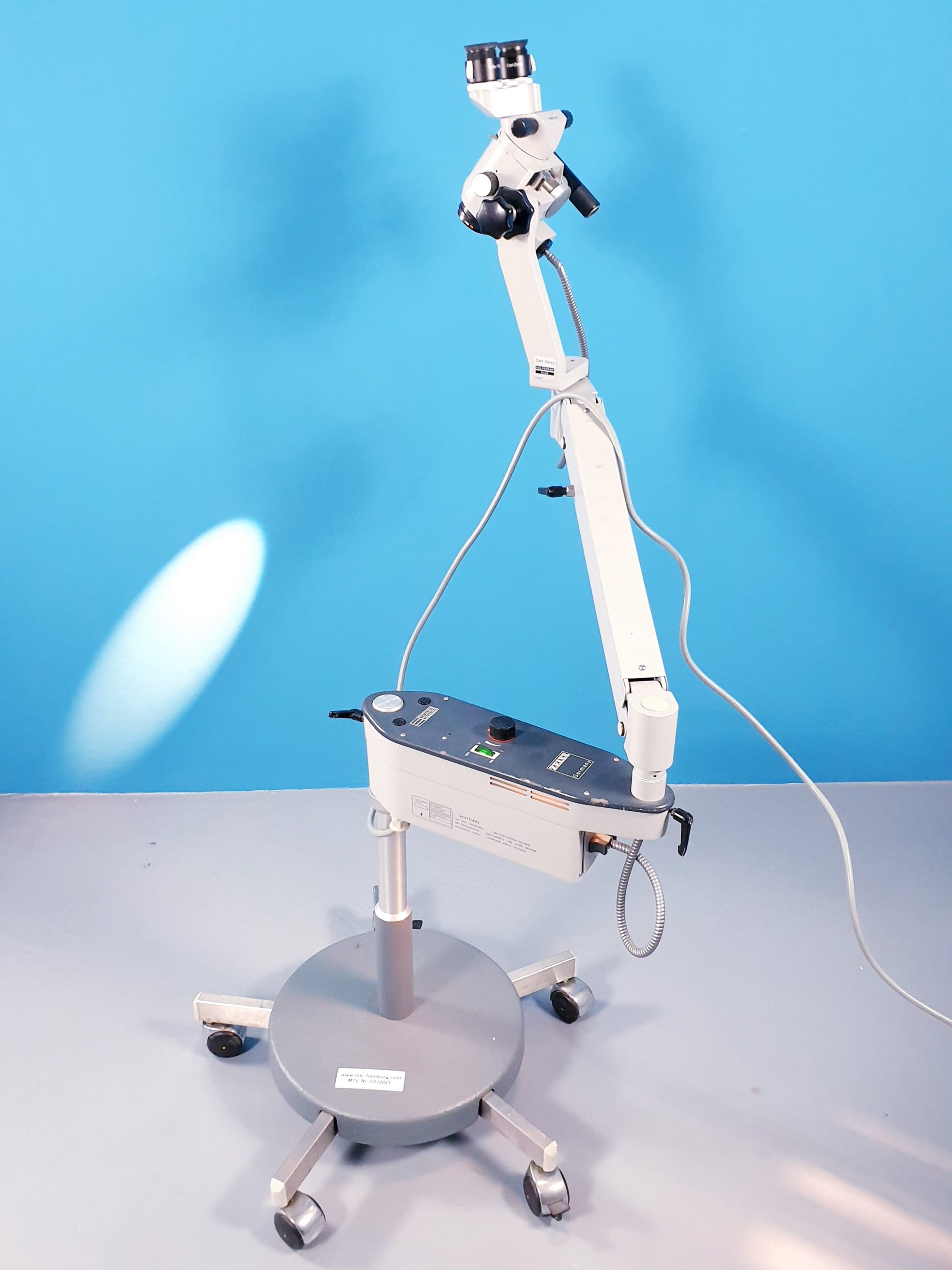 Carl Zeiss Kolposkop PLUS Colposcope // Kolposkop Farbar — image 1 of 8