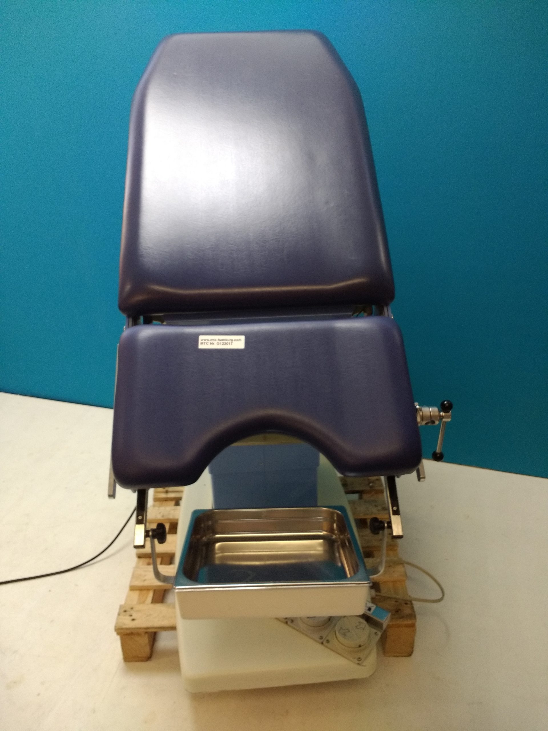 Schmitz Medi-Matic Serie 115 OP-Tisch / Untersuchungsstuhl — image 1 of 7