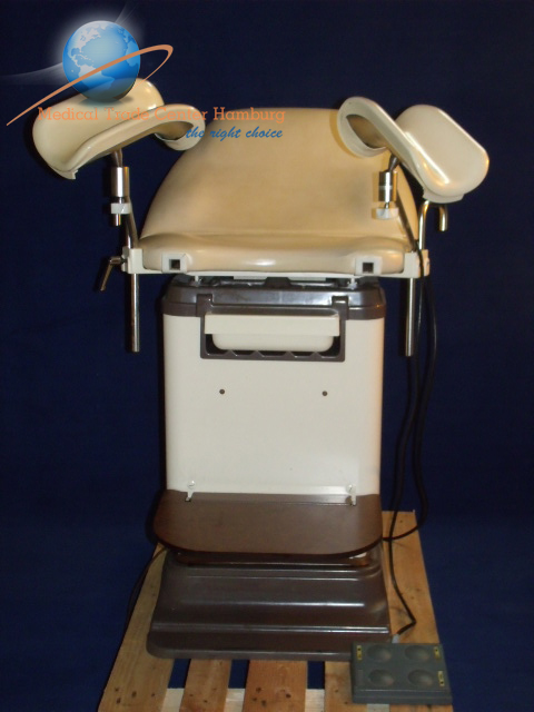 Maquet Gynäkologischer Behandlungsstuhl elektrisch Gyn Stuhl — image 1 of 2