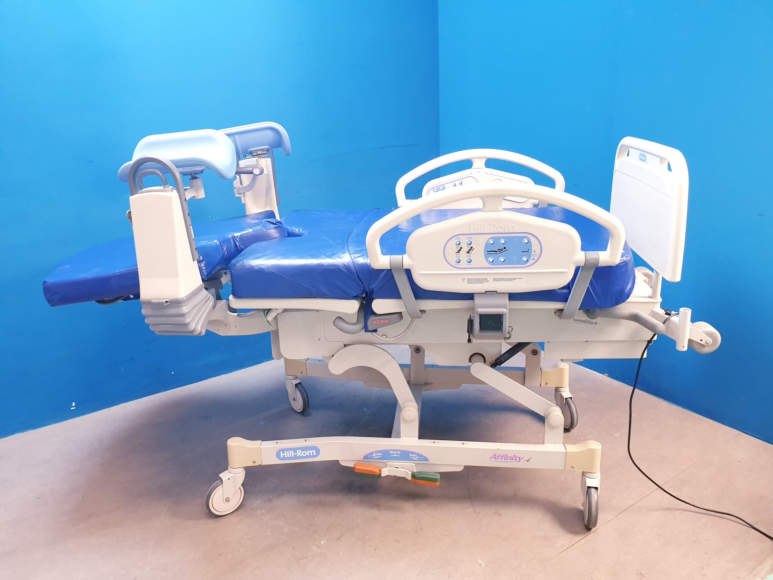 Hill Rom – Affinity Model P3700 – Entbindungsbett — image 1 of 24