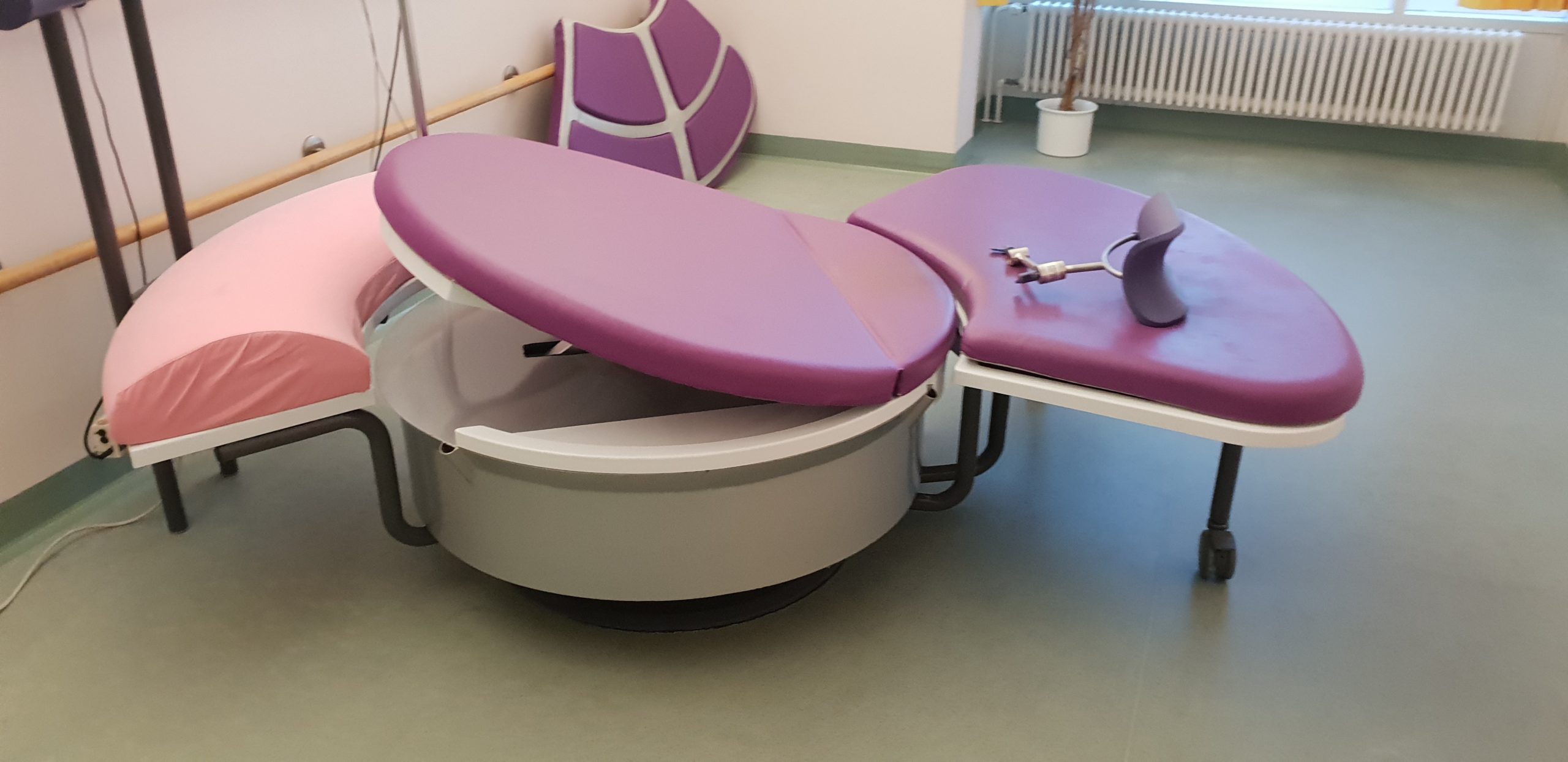 VITALUX Vivipar Vitalux EA-03-2-2 Entbindungsbett Gebärlandschaft — image 1 of 4