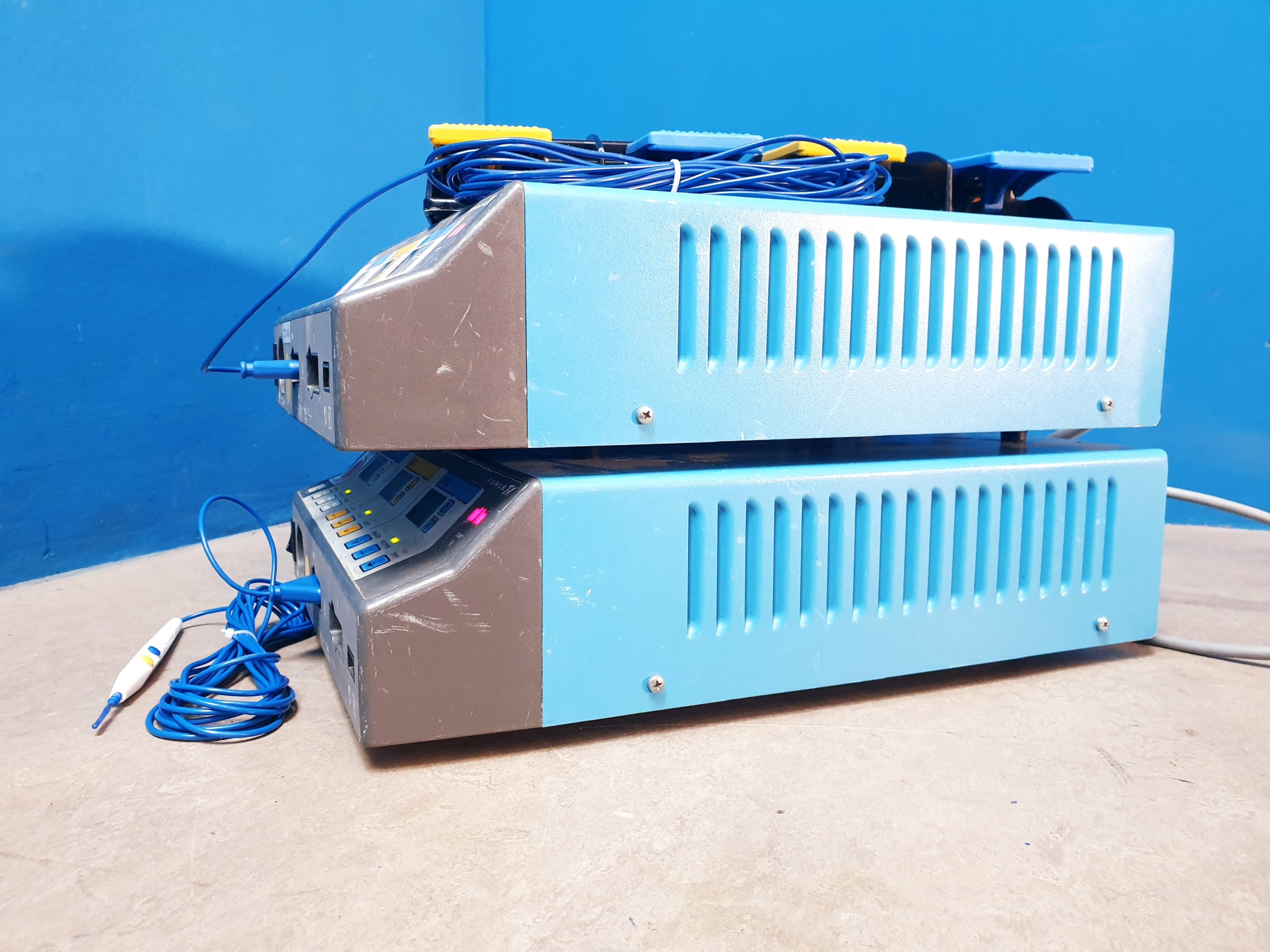 VALLEY LAB Force MIFX-8 // FX 8 Electrosurgical Unit mit Handstck und Fusspedal — image 1 of 2