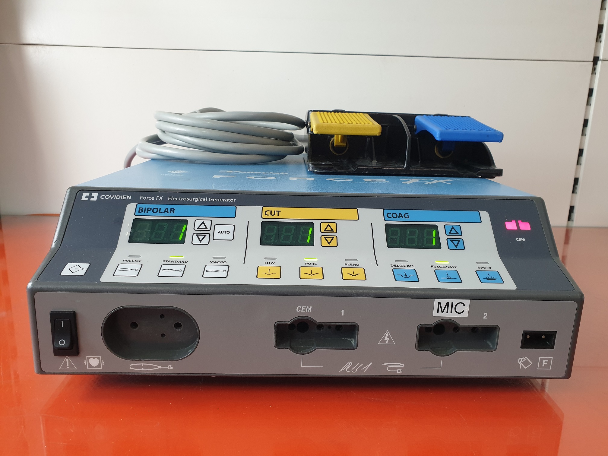Valleylab Force Fx // FX-8A Electrosurgical Generator thumbnail 2