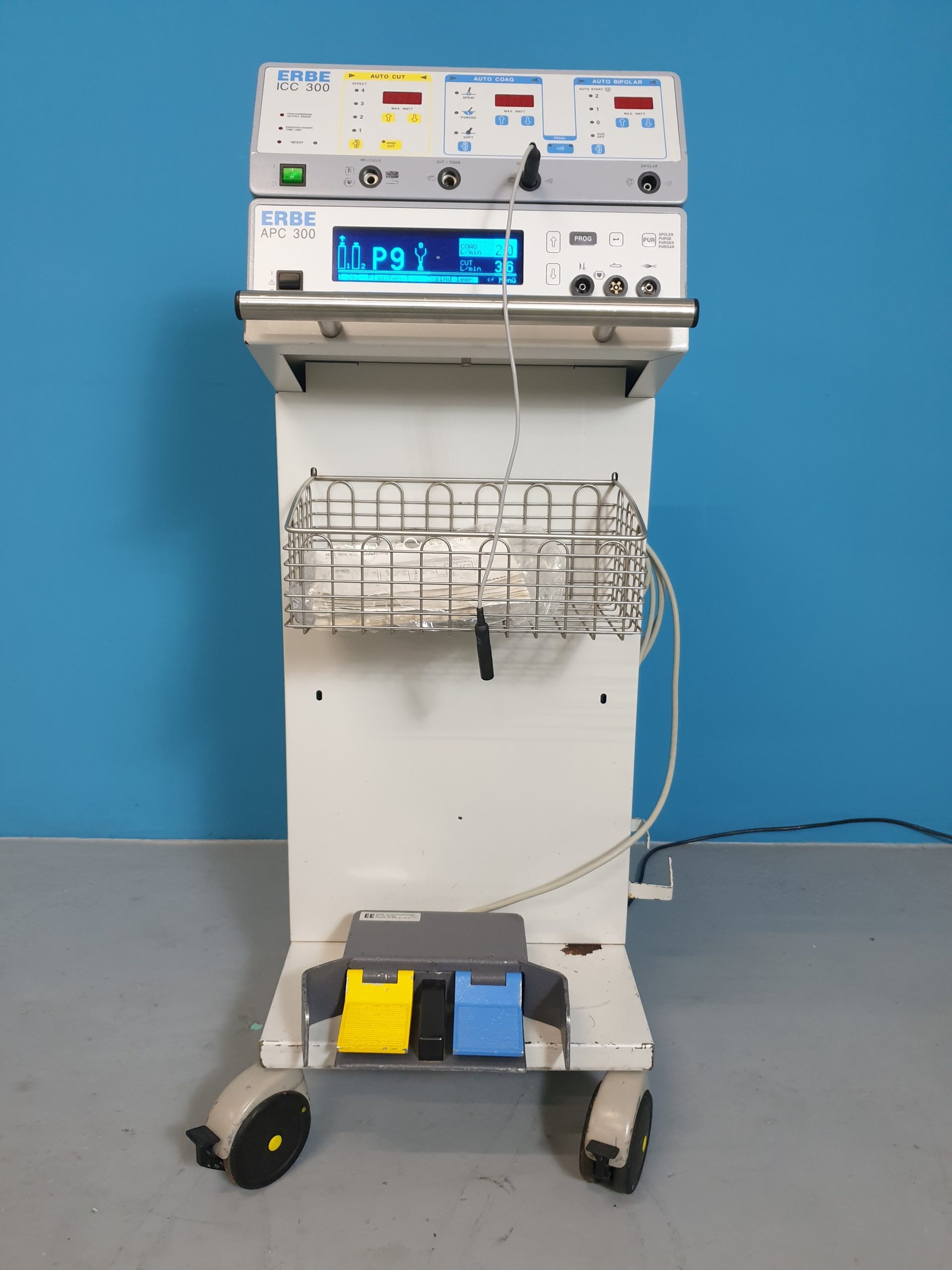 Erbe ICC300 // ICC 300 + ERBE APC 300 HF Chirurgiegerät thumbnail 2