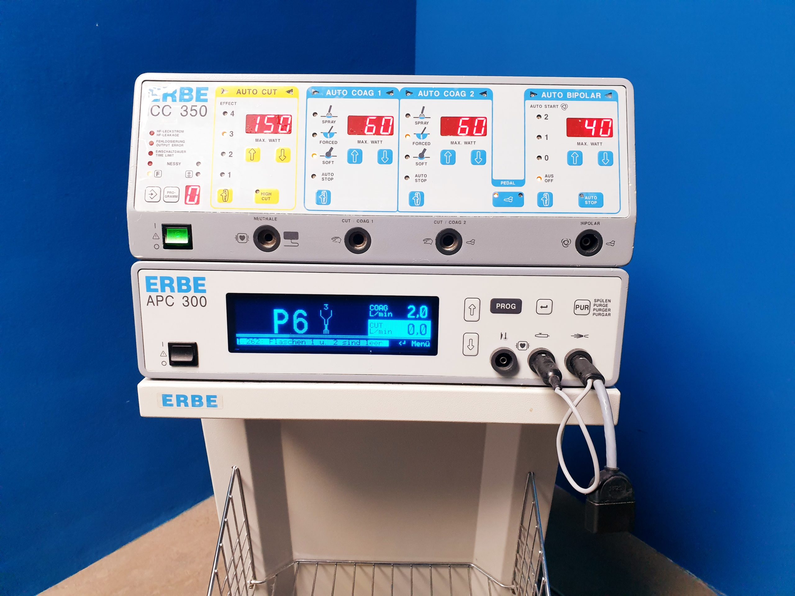 Erbe ICC 350 HF Chirugiegerät mit Erbe APC 300 Argon Beamer HF surgery — image 1 of 3