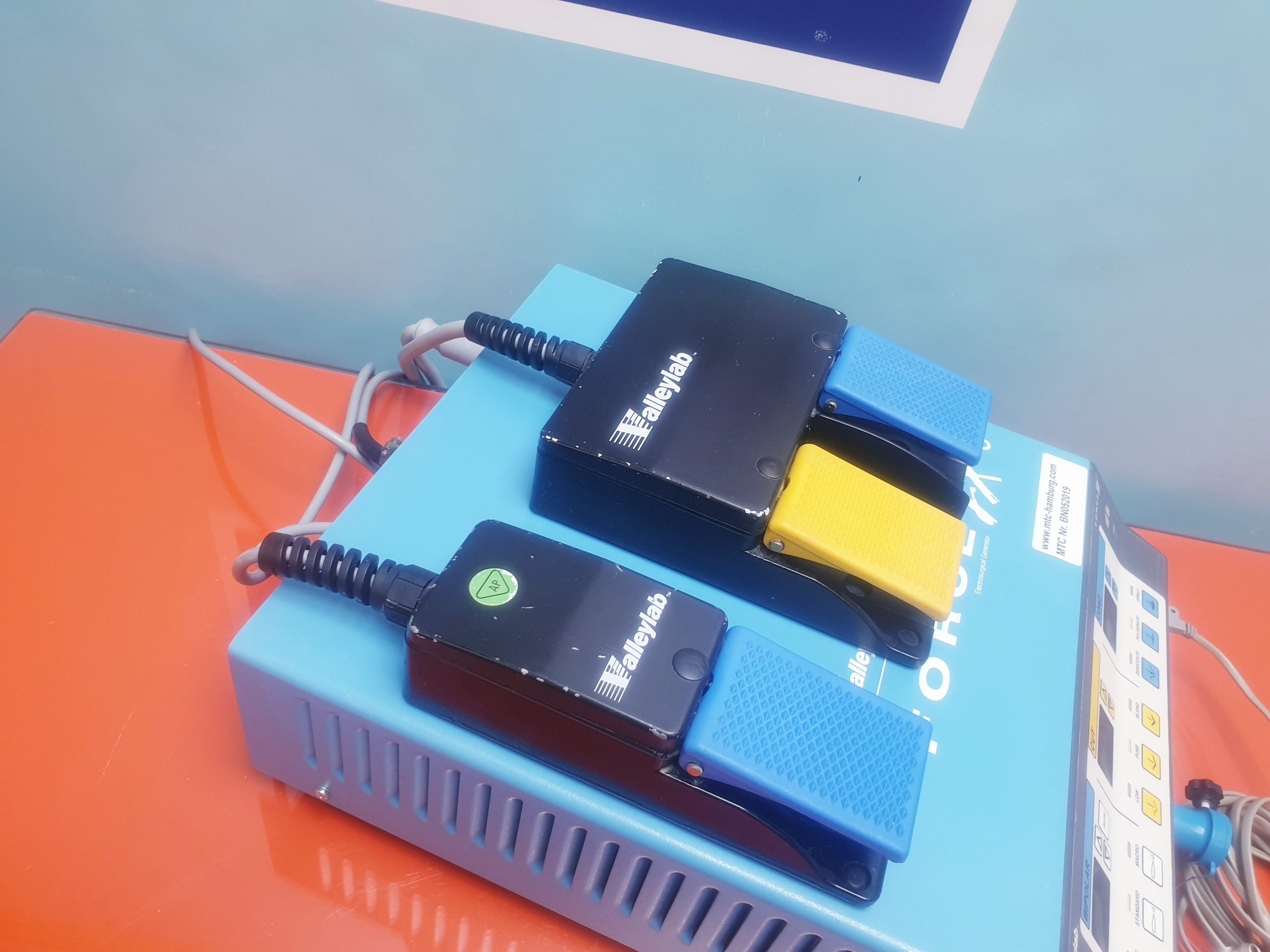 Valleylab Force Fx // FX-8CA Electrosurgical Generator thumbnail 2