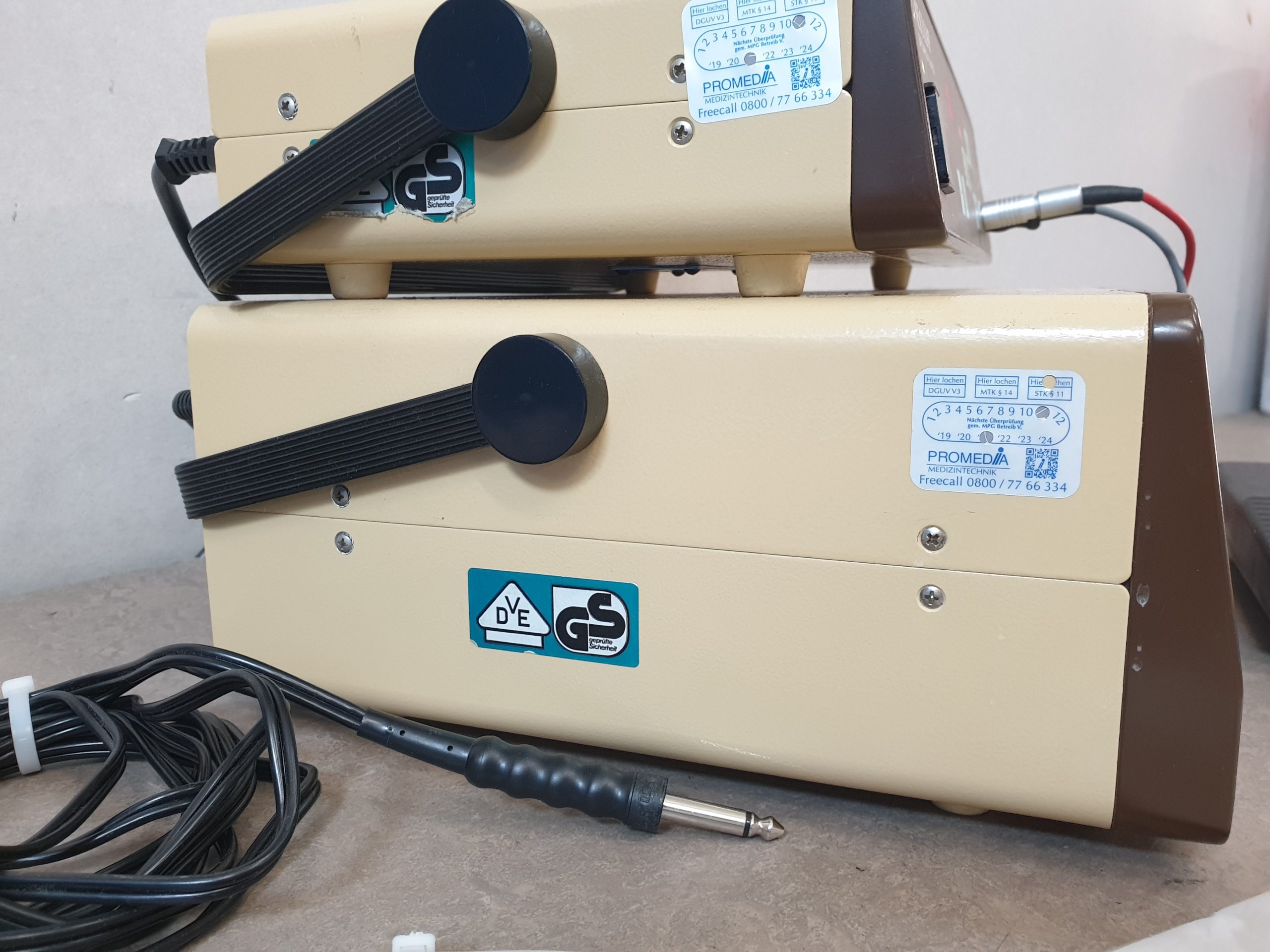 Aesculap tm 350 TM350 + Aesculap TB50 Bipolarkoagulator mit Zubehör thumbnail 2