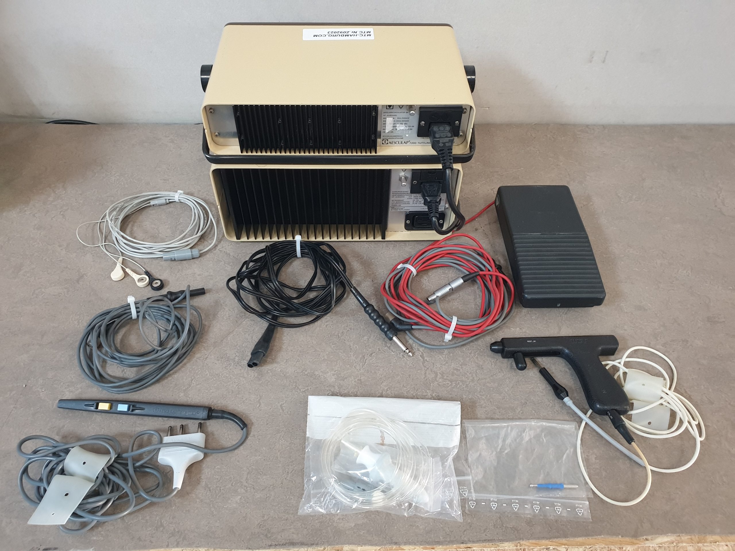 Aesculap tm 350 TM350 + Aesculap TB50 Bipolarkoagulator mit Zubehör thumbnail 10