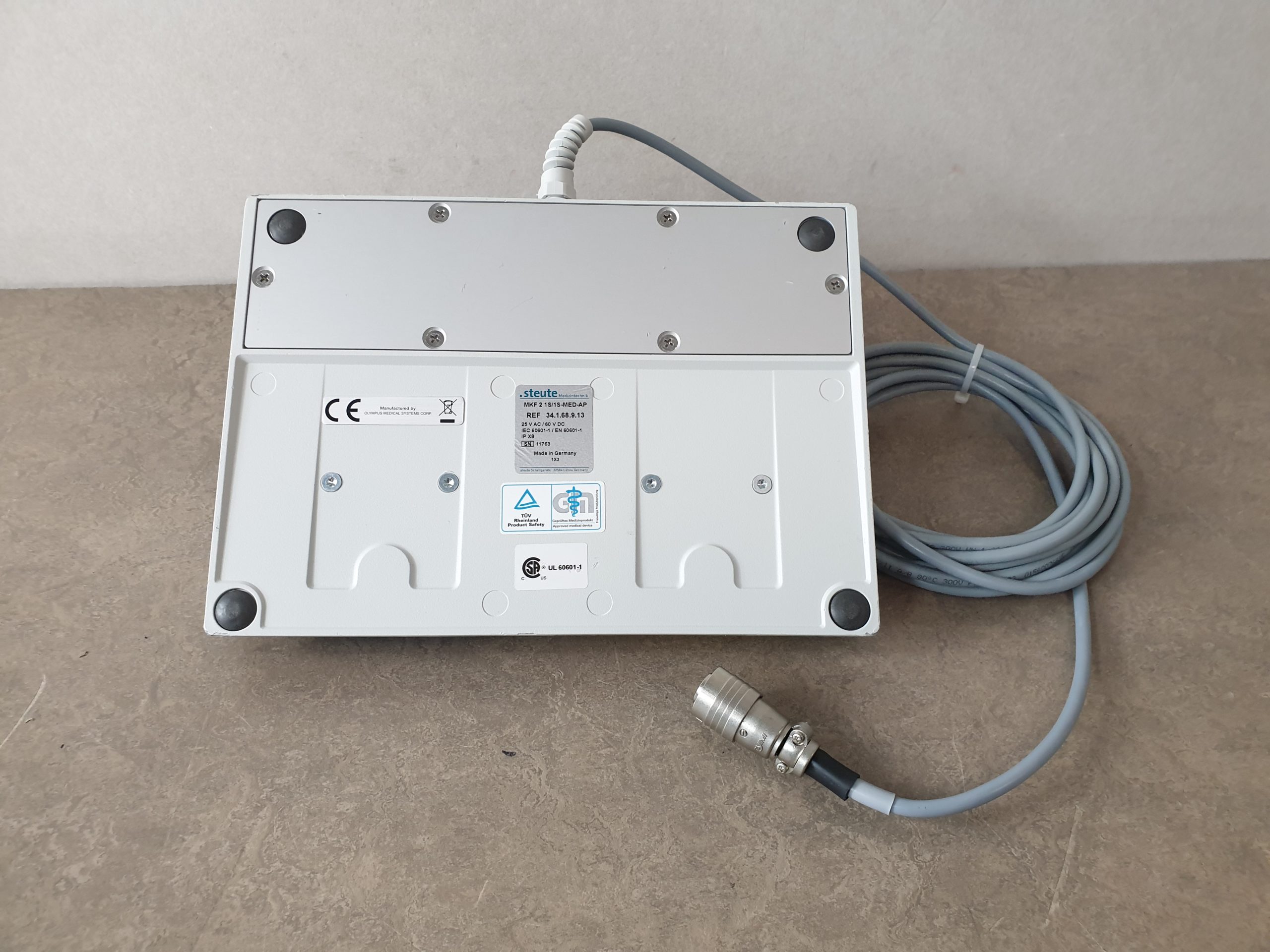 Olympus UES-40 – UES40 UES 40 SurgMaster Electrosurgical Unit – Bipolar Monopolar mit Fusspedal thumbnail 6