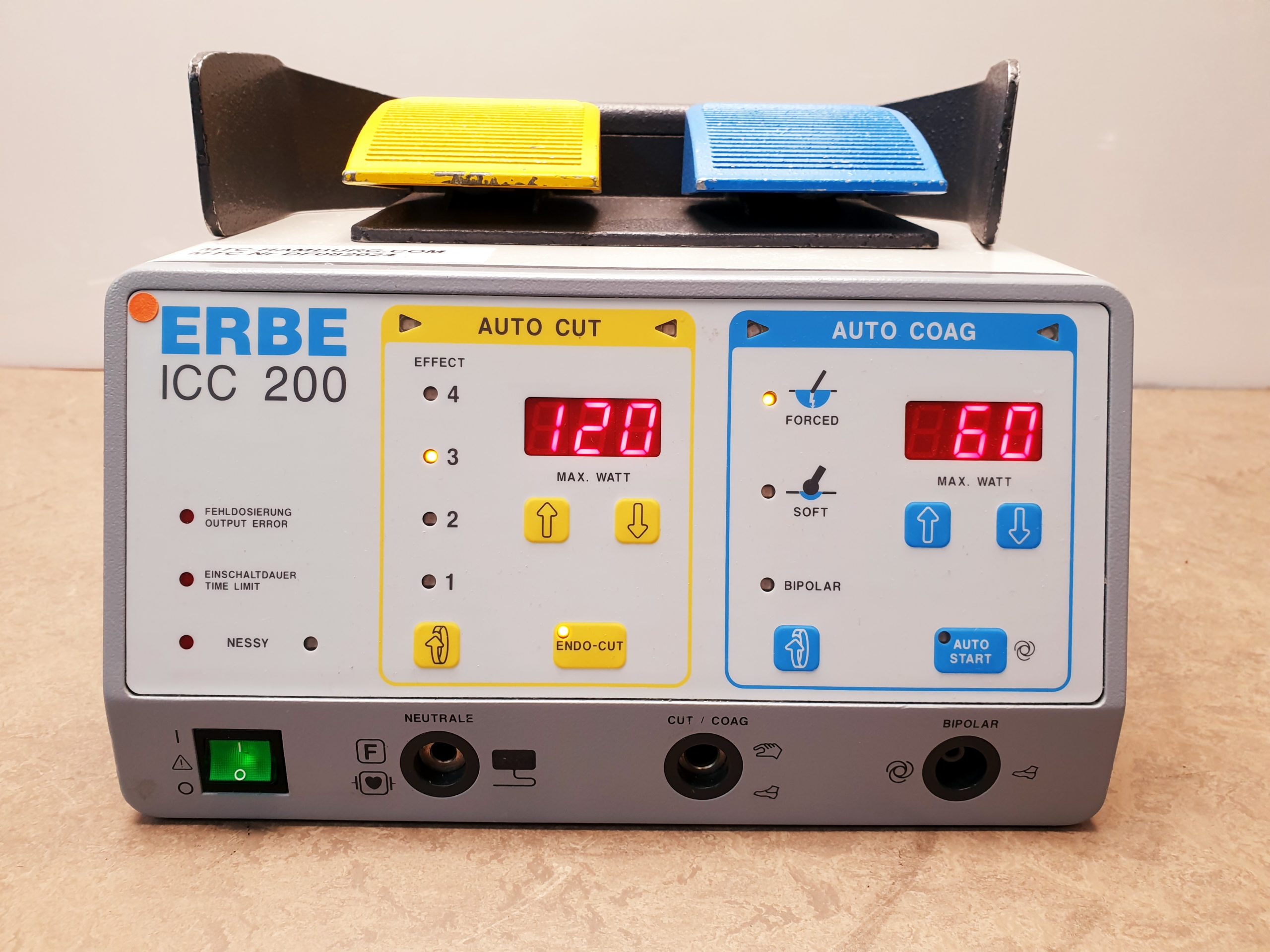 Erbe ICC 200 mit Fußschalter – HF Gerät — image 1 of 11