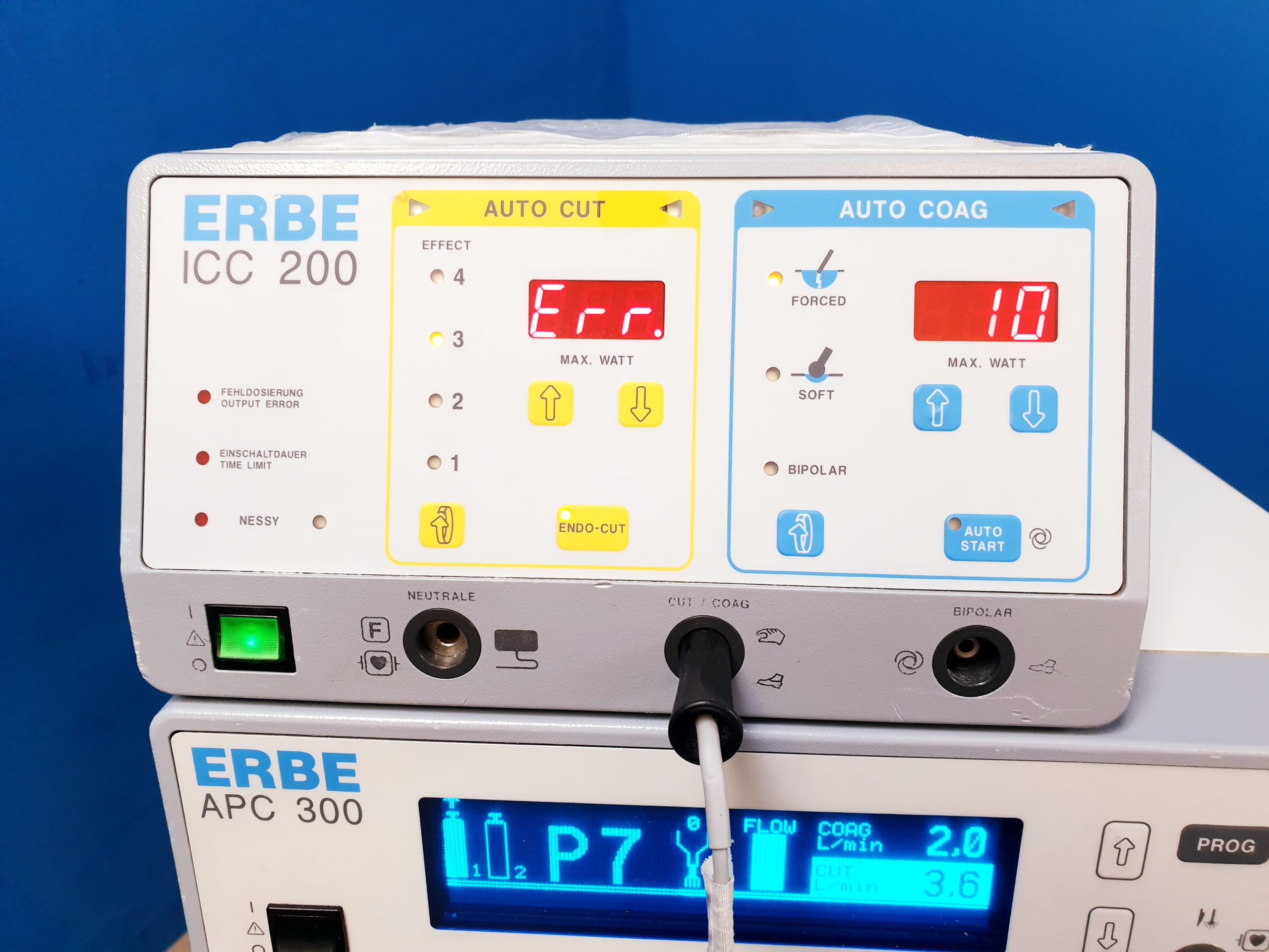 Erbe ICC 200 – ICC200 HF Gerät mit Fußschalter, Fahrgestell und APC 300 Modul thumbnail 7