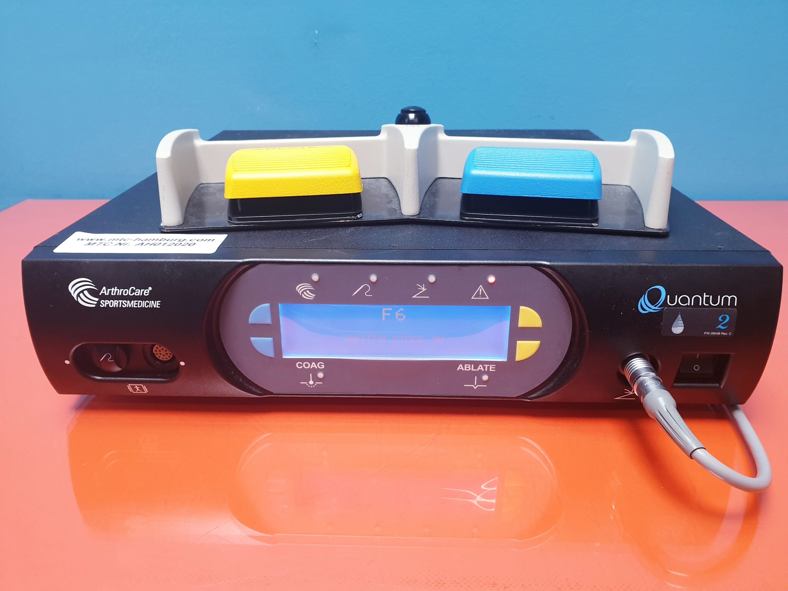Arthrocare Quantum RF12000 Arthroskopische RF Generator / Coblation Sytem mit Fussschalter — image 1 of 3