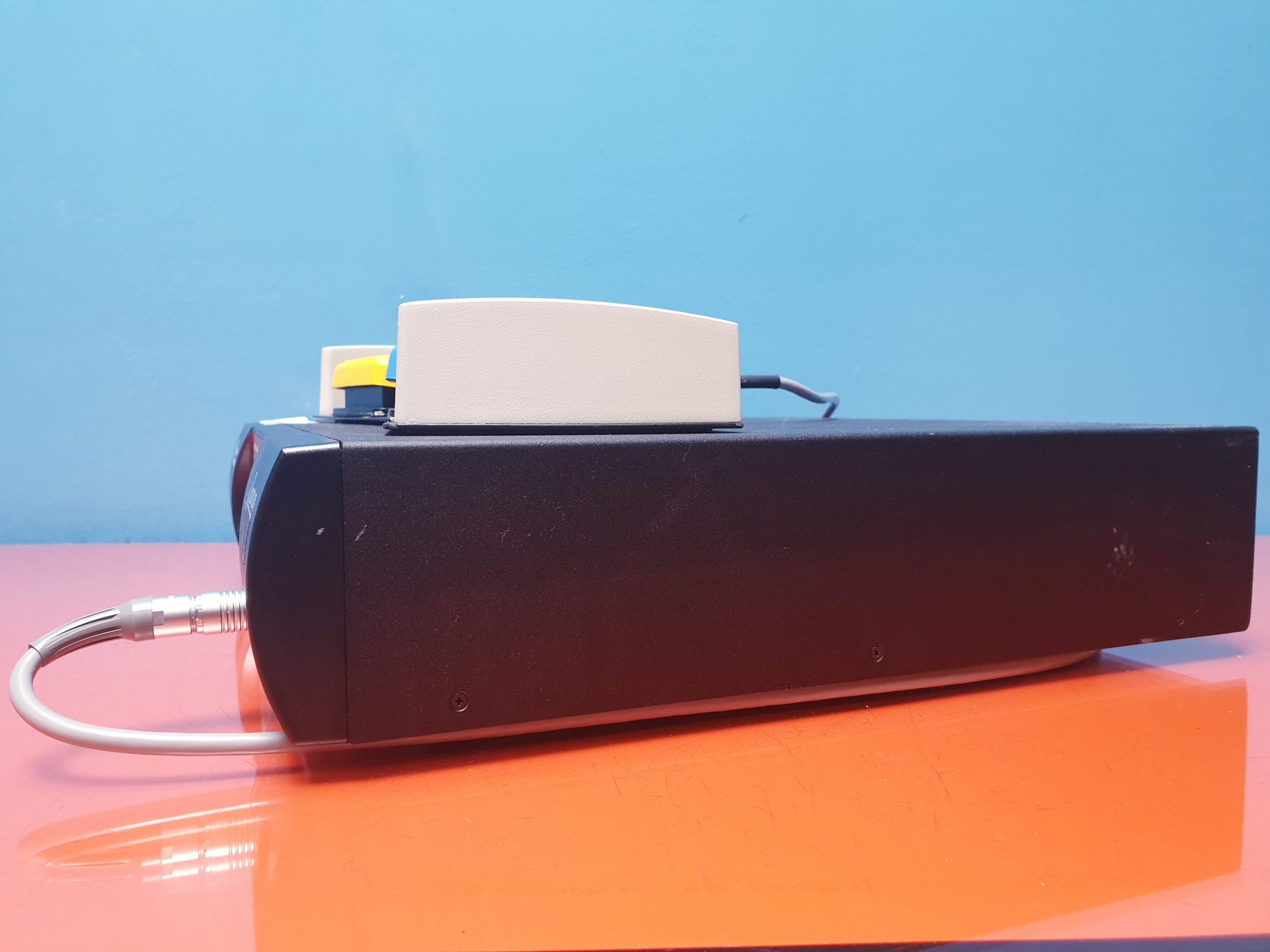 Arthrocare Quantum RF12000 Arthroskopische RF Generator / Coblation Sytem mit Fussschalter thumbnail 2