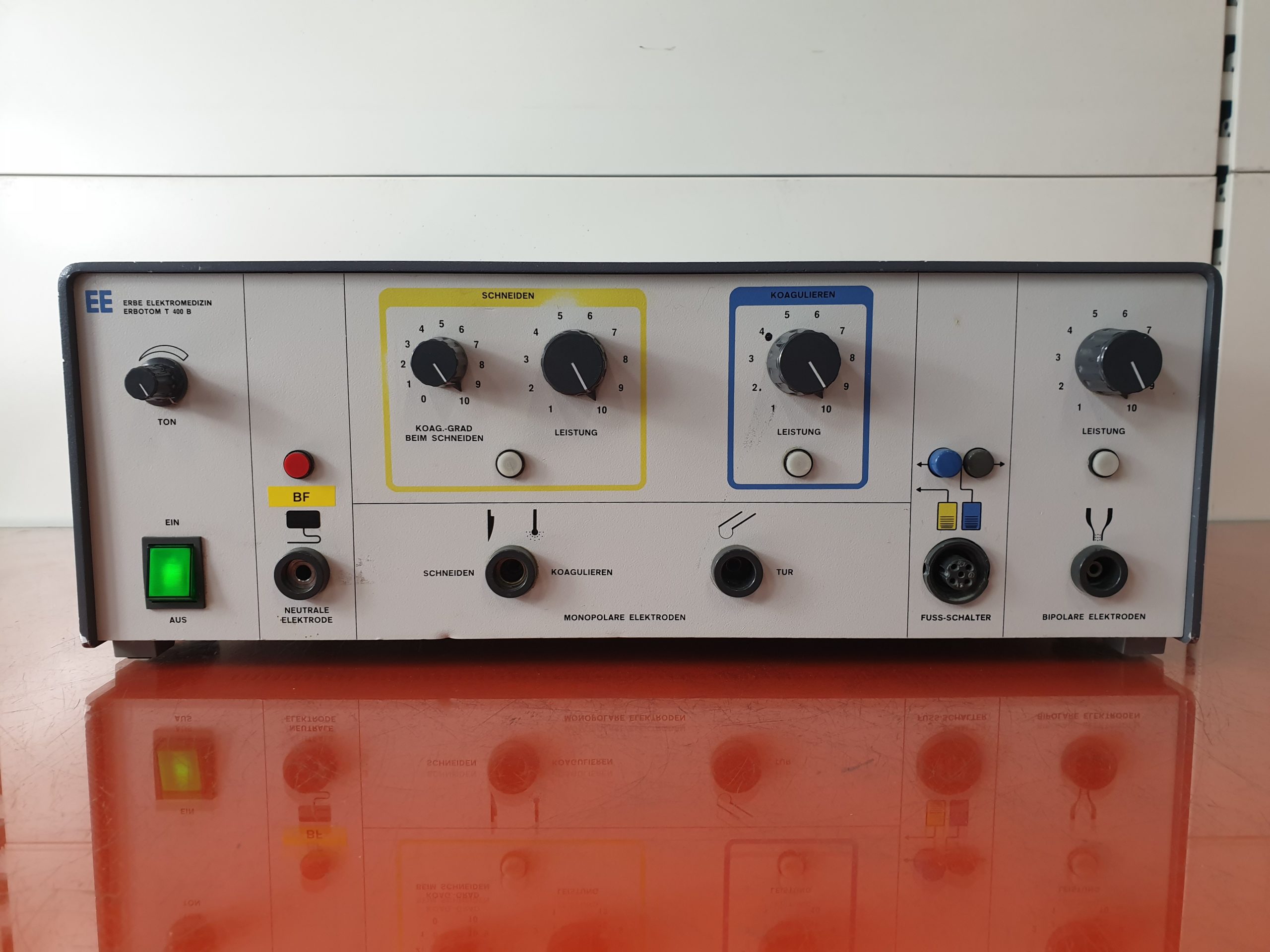 Erbe Elektromedizin Erbotom T400 B // T400 B / HF-Gerät — image 1 of 7