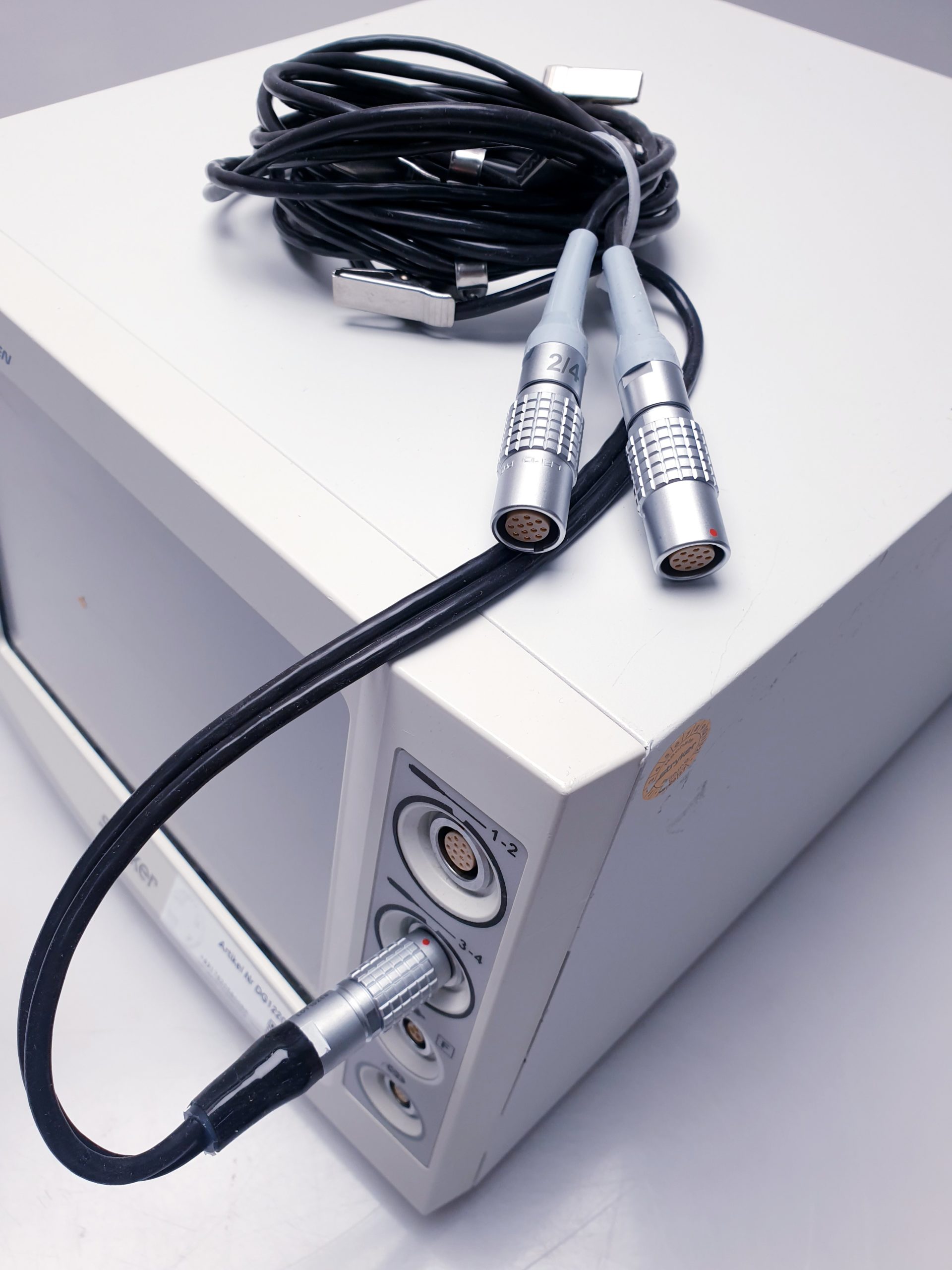 Stryker RF MultiGen 0406-900-000 Ineterventional Spine Generator mit Zubehör und Handstücke thumbnail 3