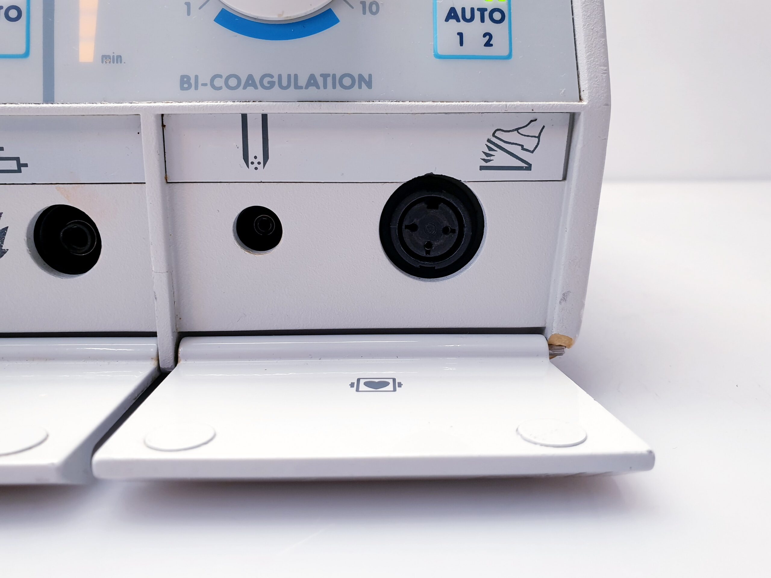 BERCHTOLD Elektrotom 541 (Version 1086) Electrosurgical Unit thumbnail 2