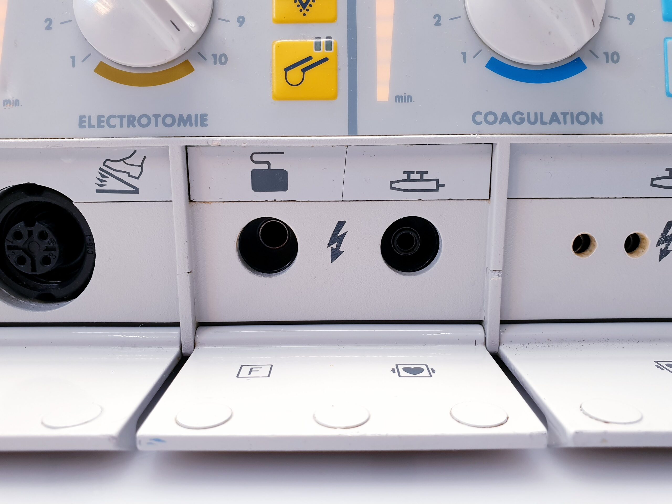 BERCHTOLD Elektrotom 541 (Version 1086) Electrosurgical Unit thumbnail 11