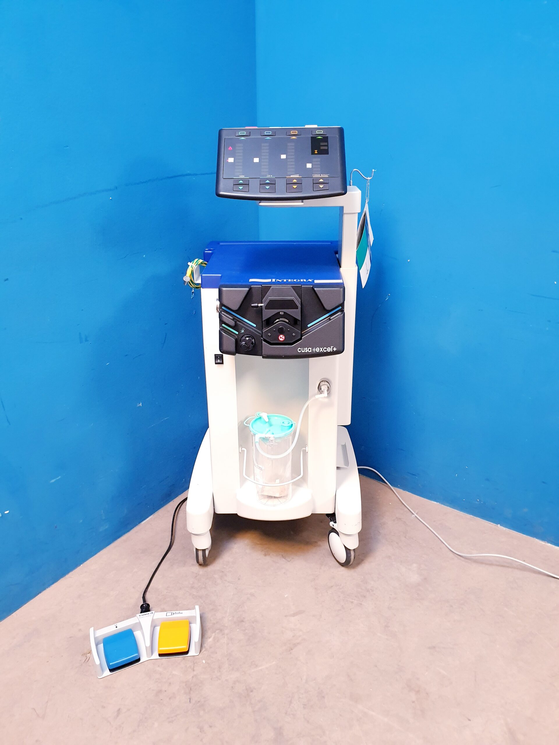 Valleylab Cusa Excel 8 System Ultrasonic Aspirator System — image 1 of 26