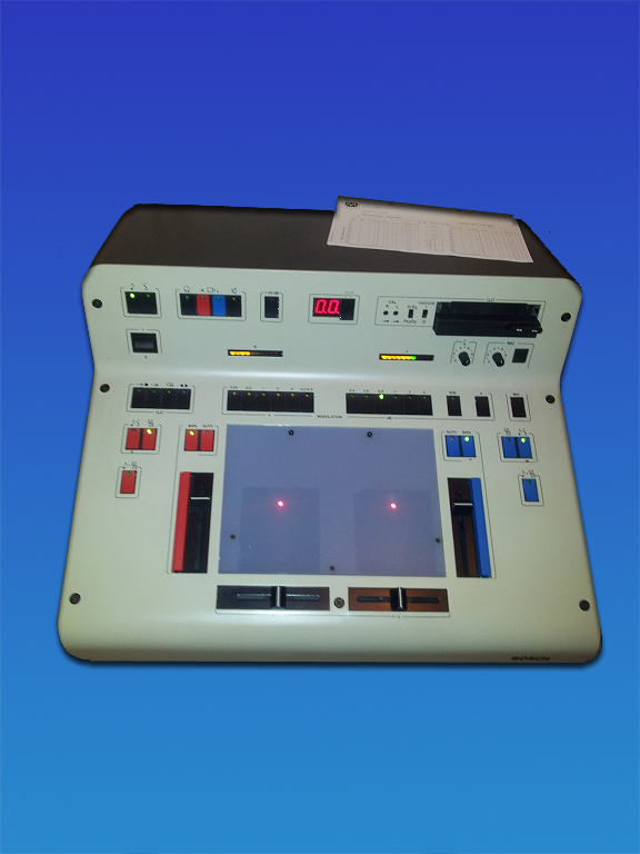 2Kanal Audiometer BOSCH KS10, Kopfhörer und Signal-Drucktaste thumbnail 2