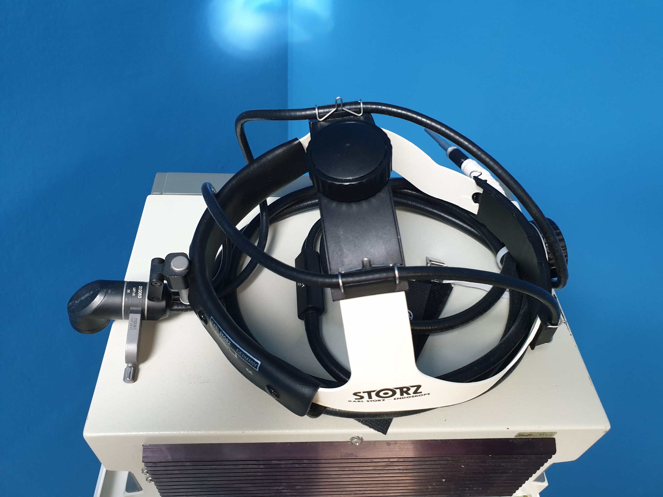 Karl Storz xenon light Source 615 + 310070 Haube + 495NY Lichtleiter + 310063 Kopfleuchte KS60 MIT 310065 Griff sterilisierbar thumbnail 5