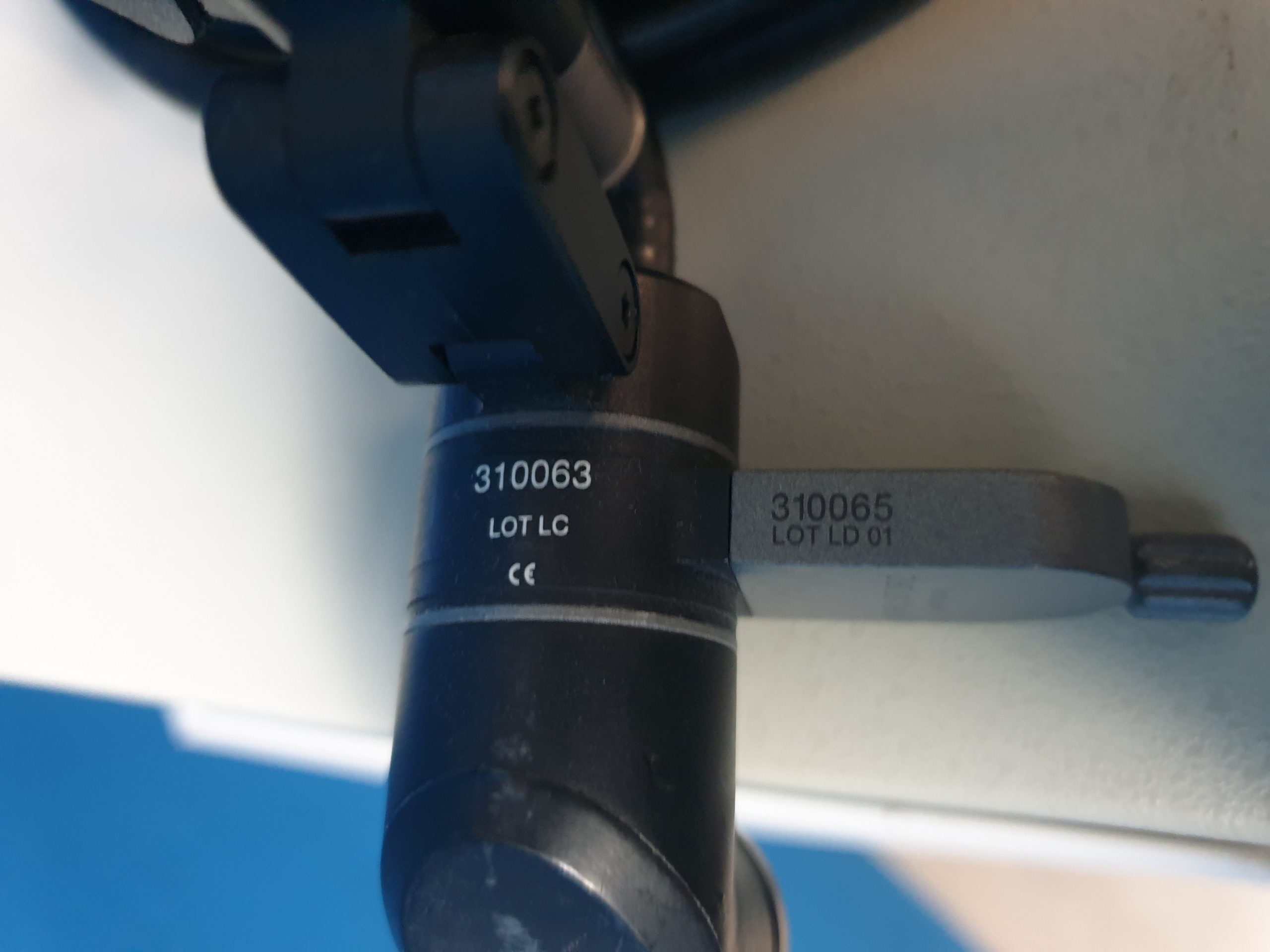 Karl Storz xenon light Source 615 + 310070 Haube + 495NY Lichtleiter + 310063 Kopfleuchte KS60 MIT 310065 Griff sterilisierbar thumbnail 6