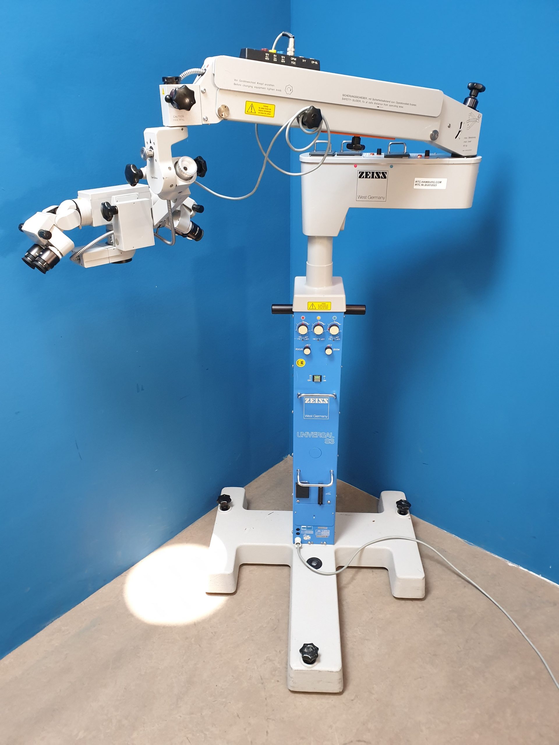 Carl Zeiss Universal S3 OPMI MD F170 mit Mitbeobachter — image 1 of 15