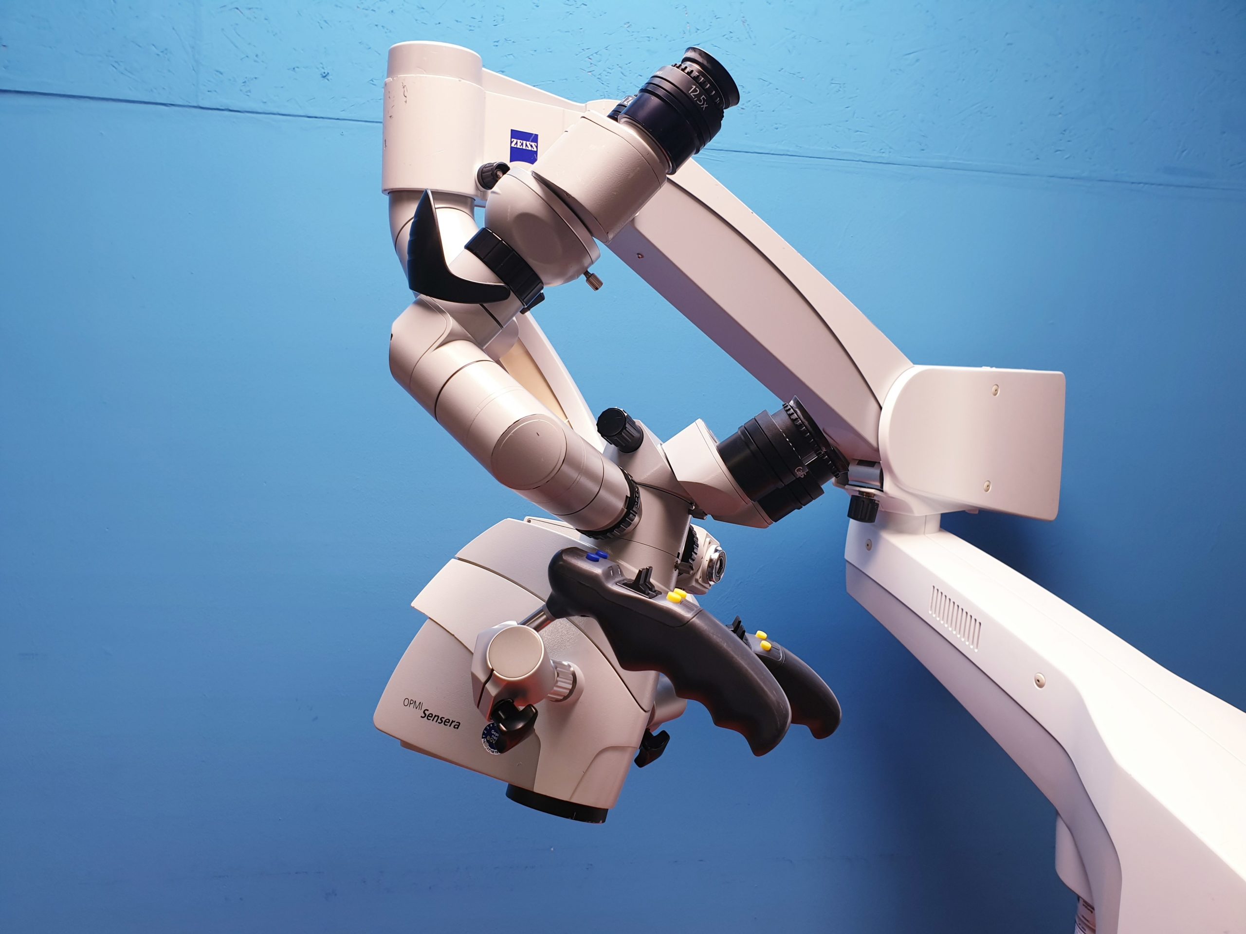 ZEISS OPMI Sensera OP-Mikroskop für HNO und Zahnheilkunde thumbnail 3