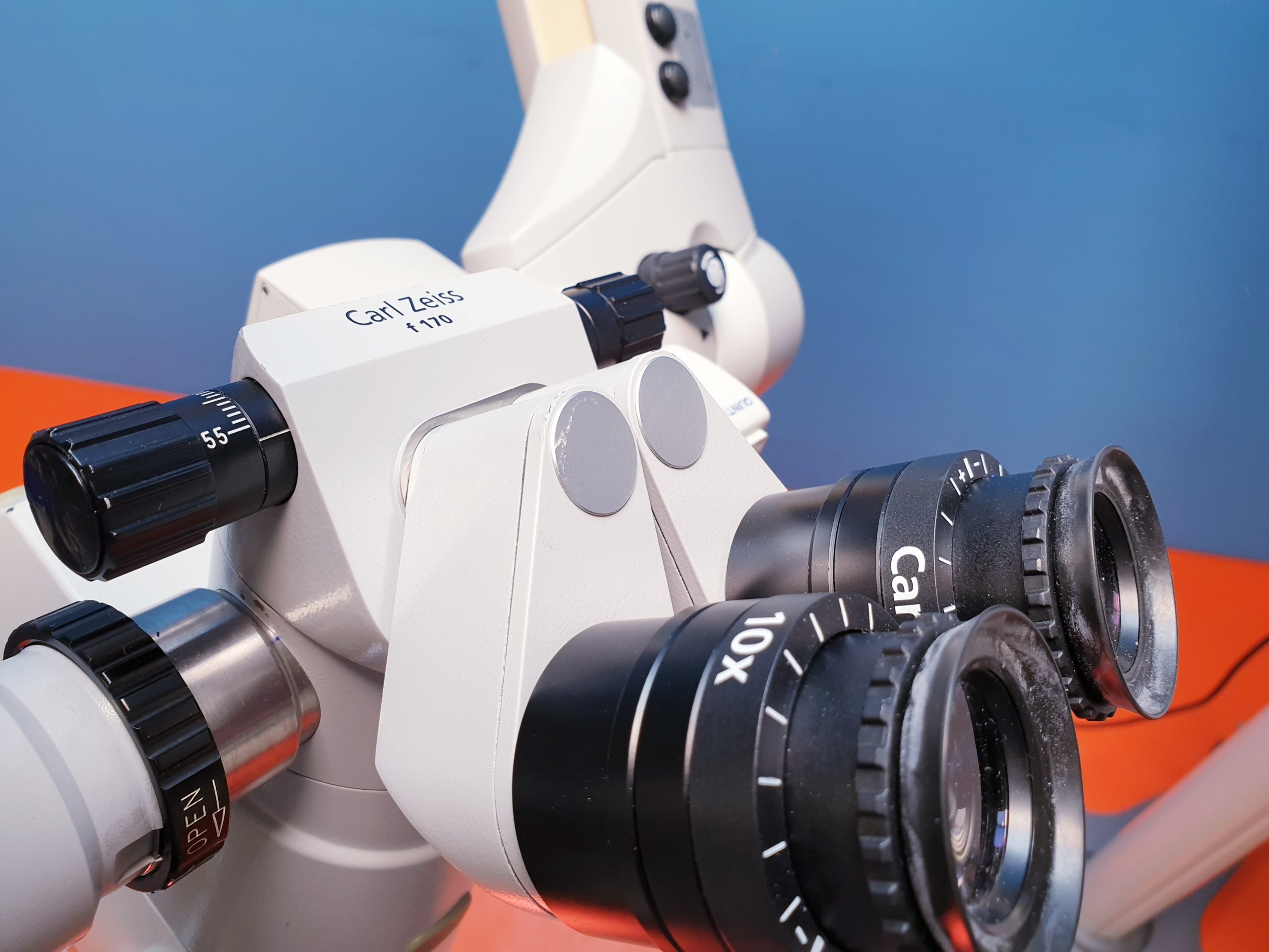 ZEISS OPMI Sensera OP-Mikroskop für HNO und Zahnheilkunde thumbnail 7