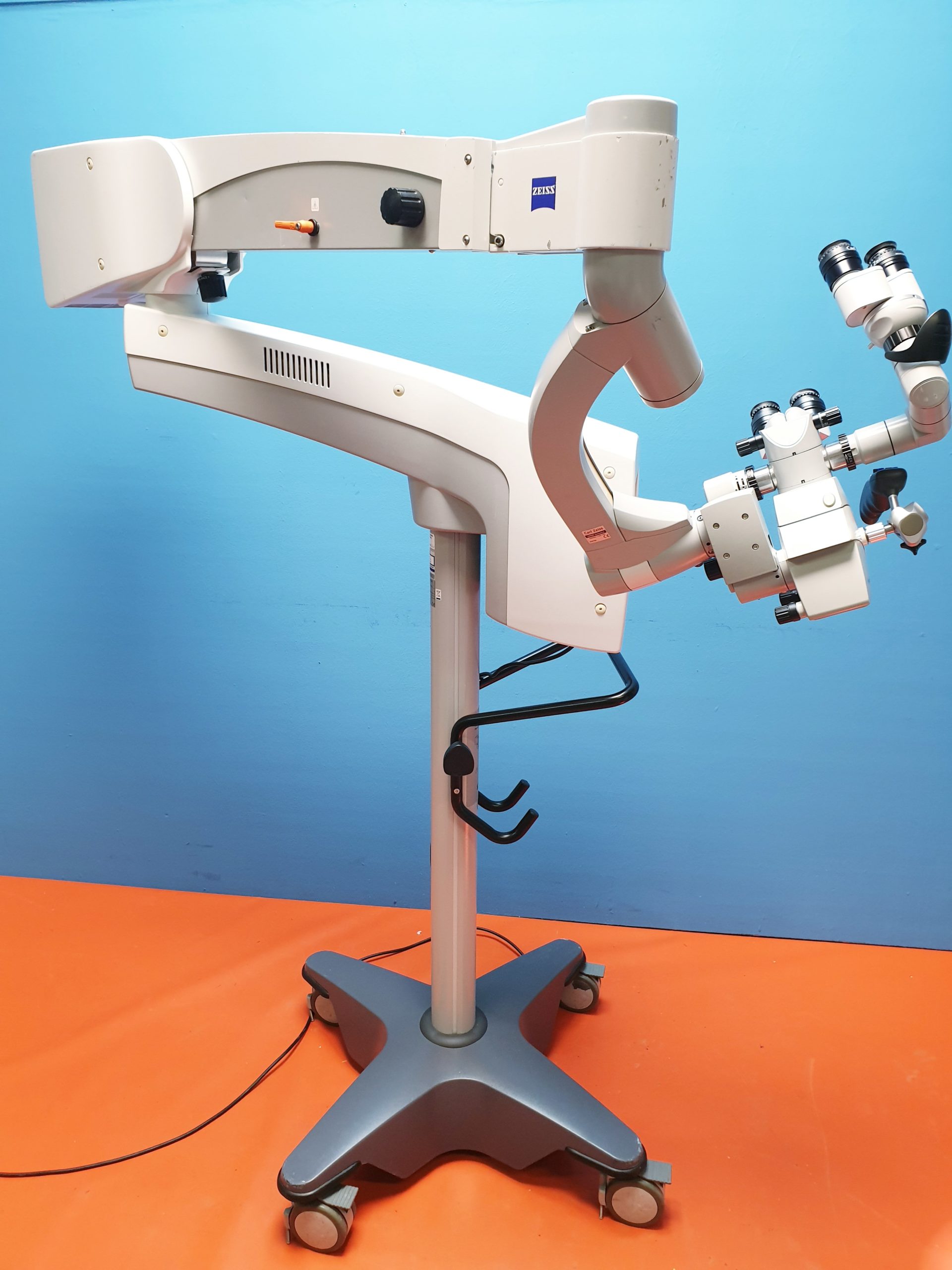 ZEISS OPMI Sensera OP-Mikroskop für HNO und Zahnheilkunde thumbnail 10