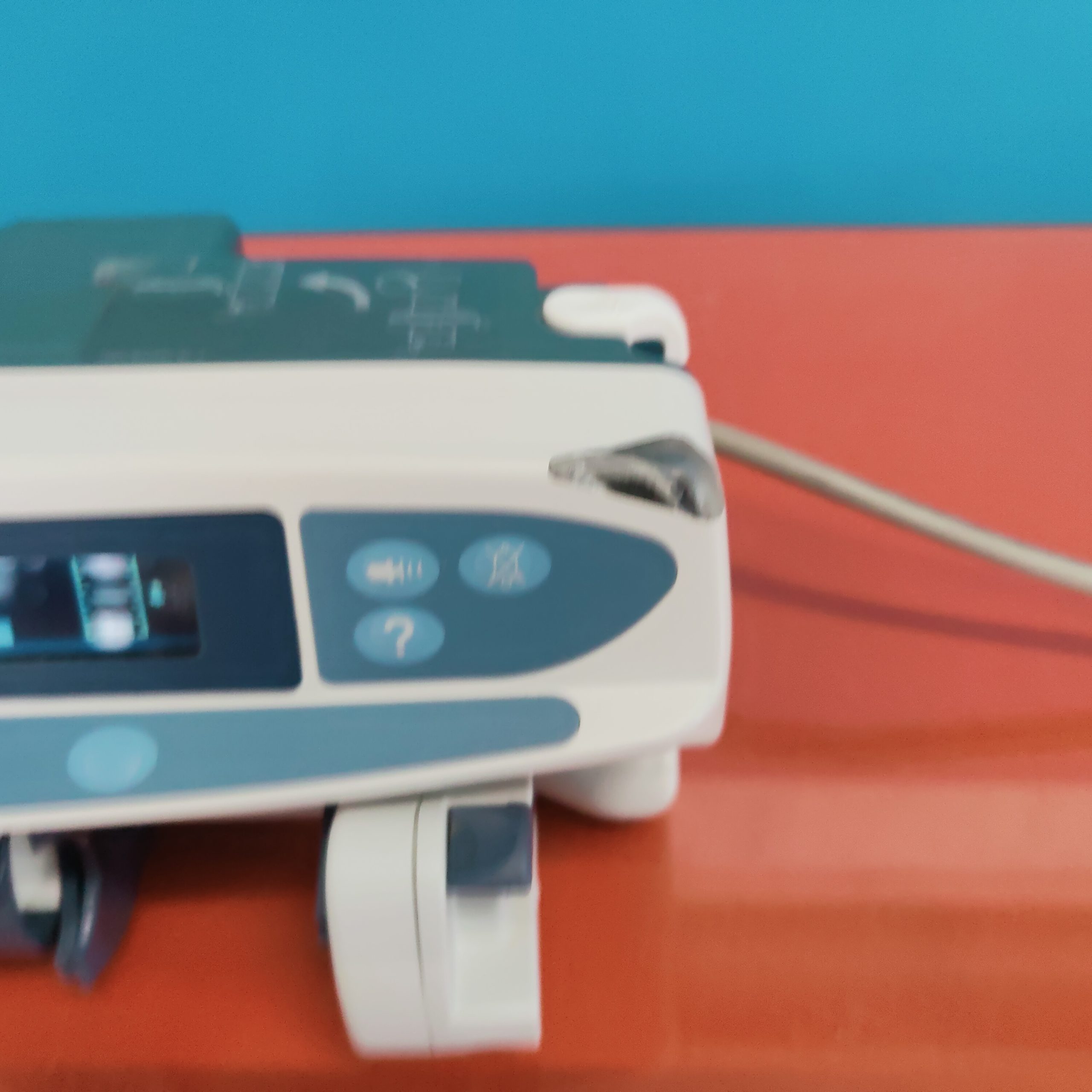 Care Fusion Alaris GS Spritzenpumpe– — image 1 of 2