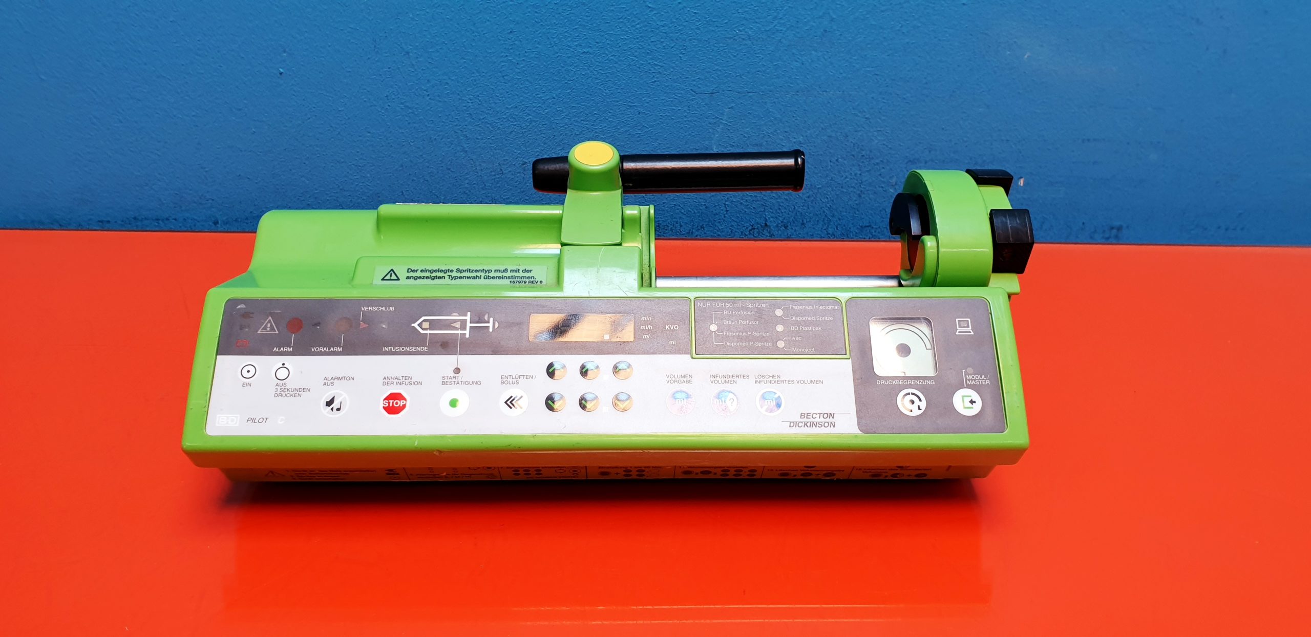 BECTON DICKINSON P-D Fresenius Pilot C Spritzenpumpe für die Anästhesie, – Infusionspumpe — image 1 of 3