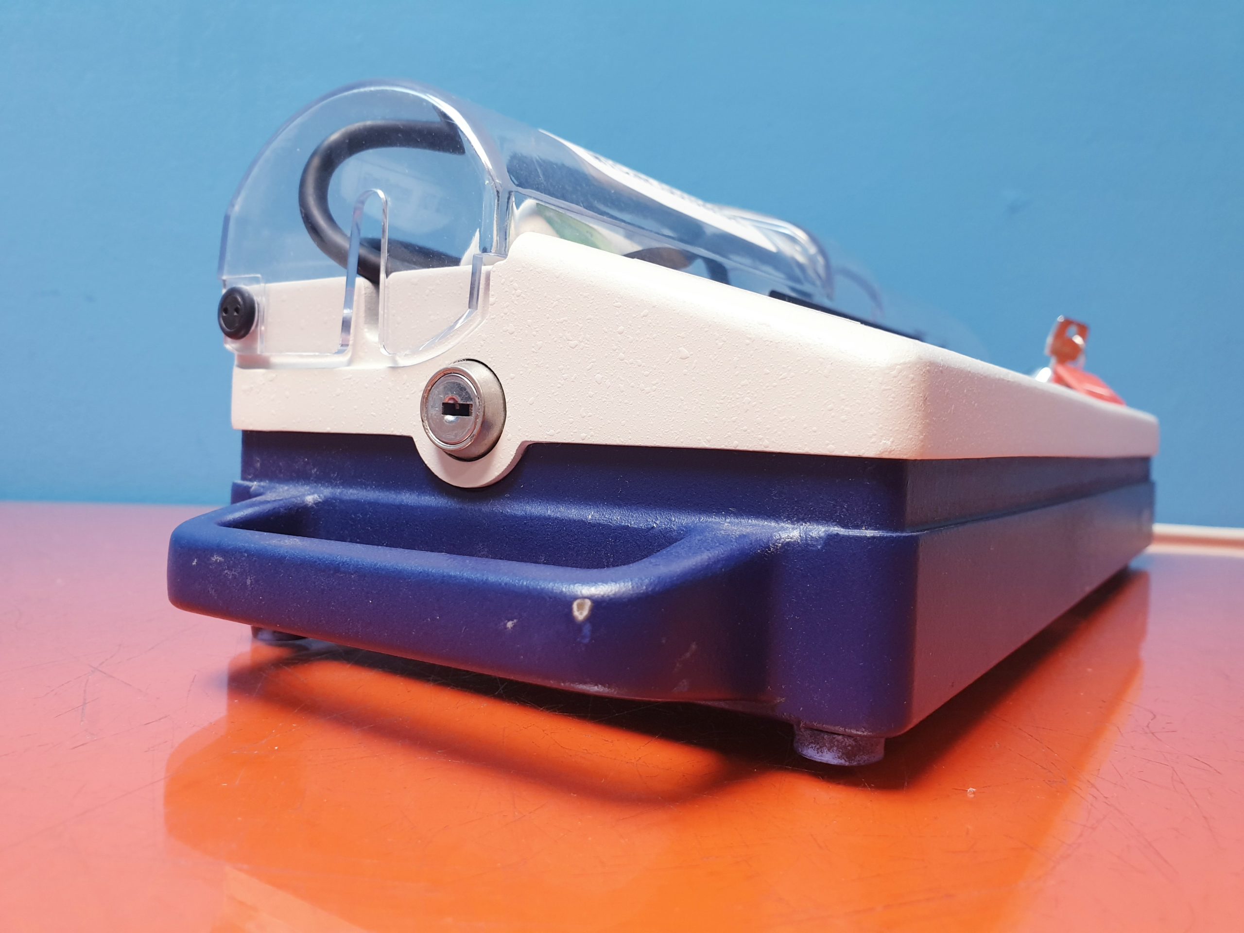 IVAC Alaris P2000 Syringe Pump thumbnail 2