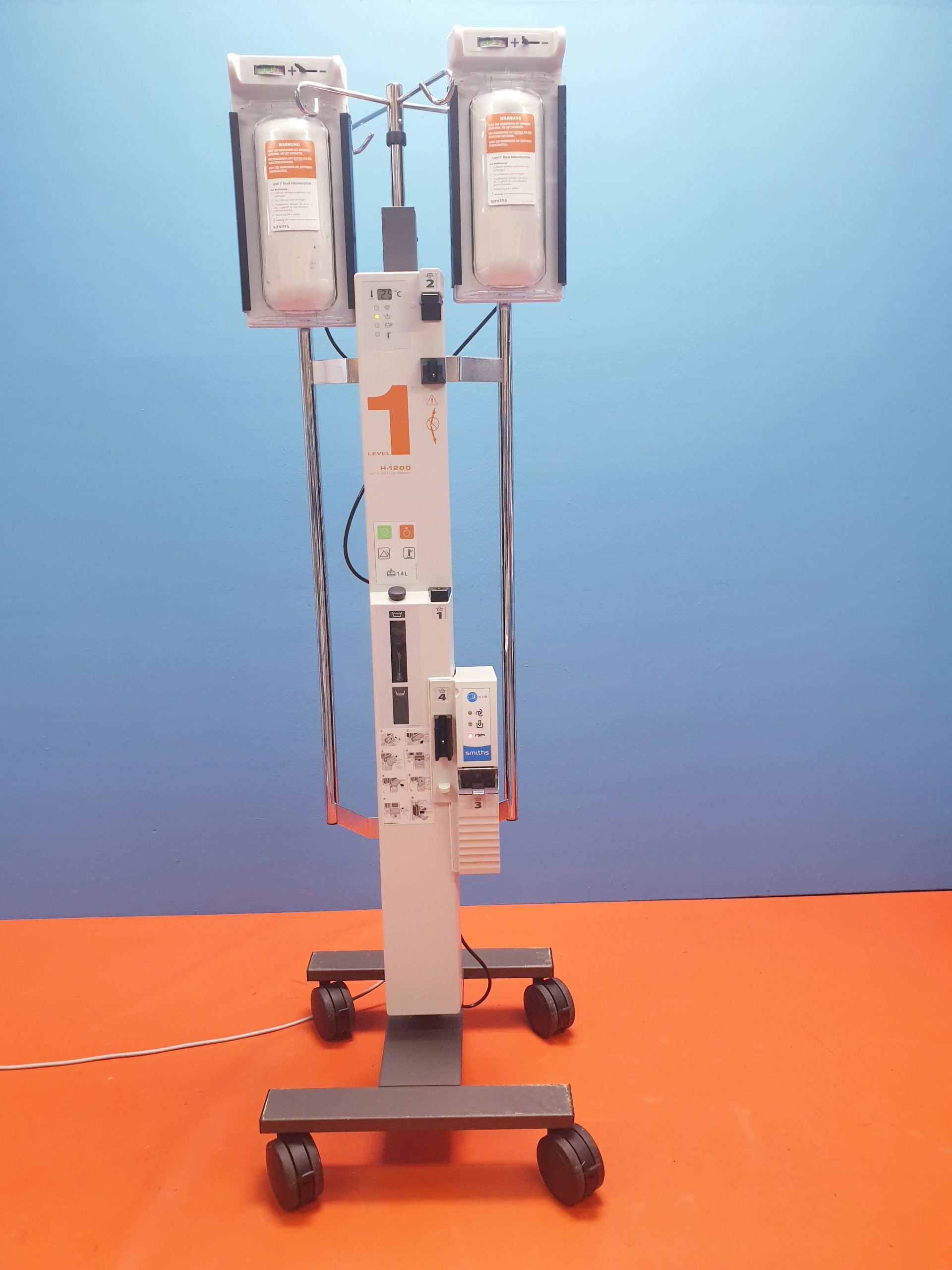 Smiths Level 1 H-1200 Fast Flow Fluid Warmer with 2 x H-2 Pressure Chambers (Powers Up) — image 1 of 5