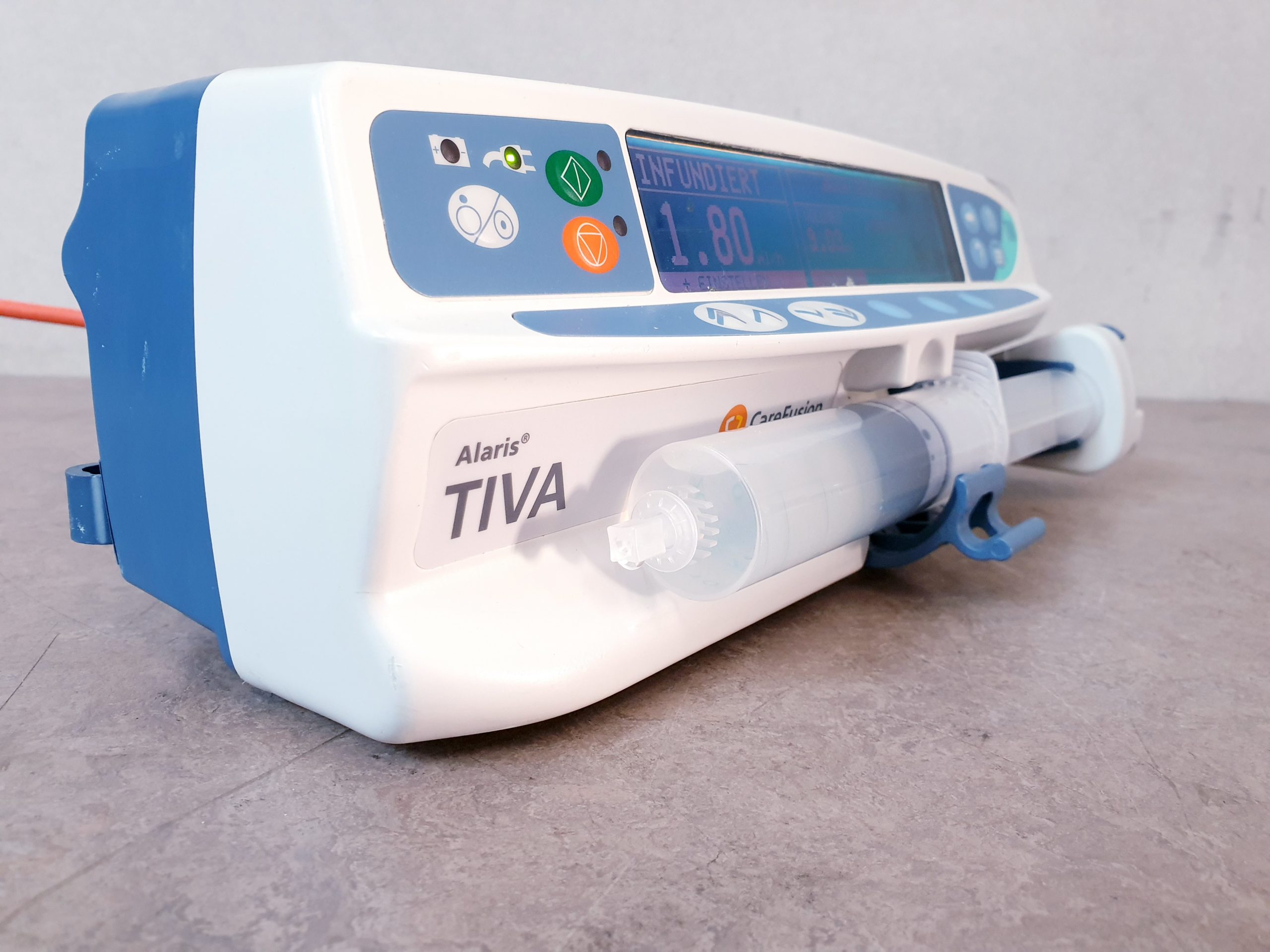 Alaris Carefusion Alaris CC Guardrails Plus Spritzenpumpe — image 1 of 1