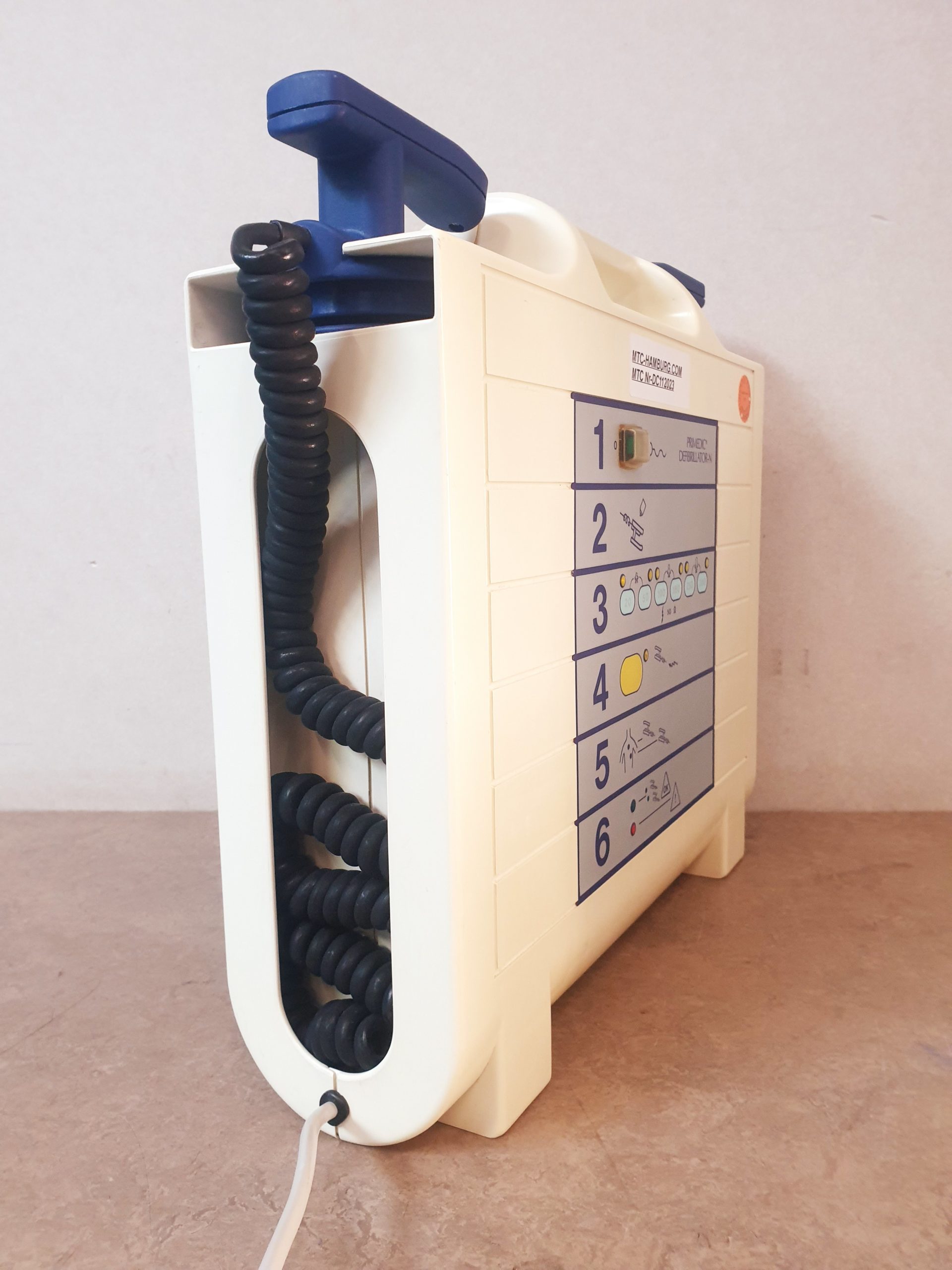 Primedic Defi-N Metrax M100 Defibrilator — image 1 of 4