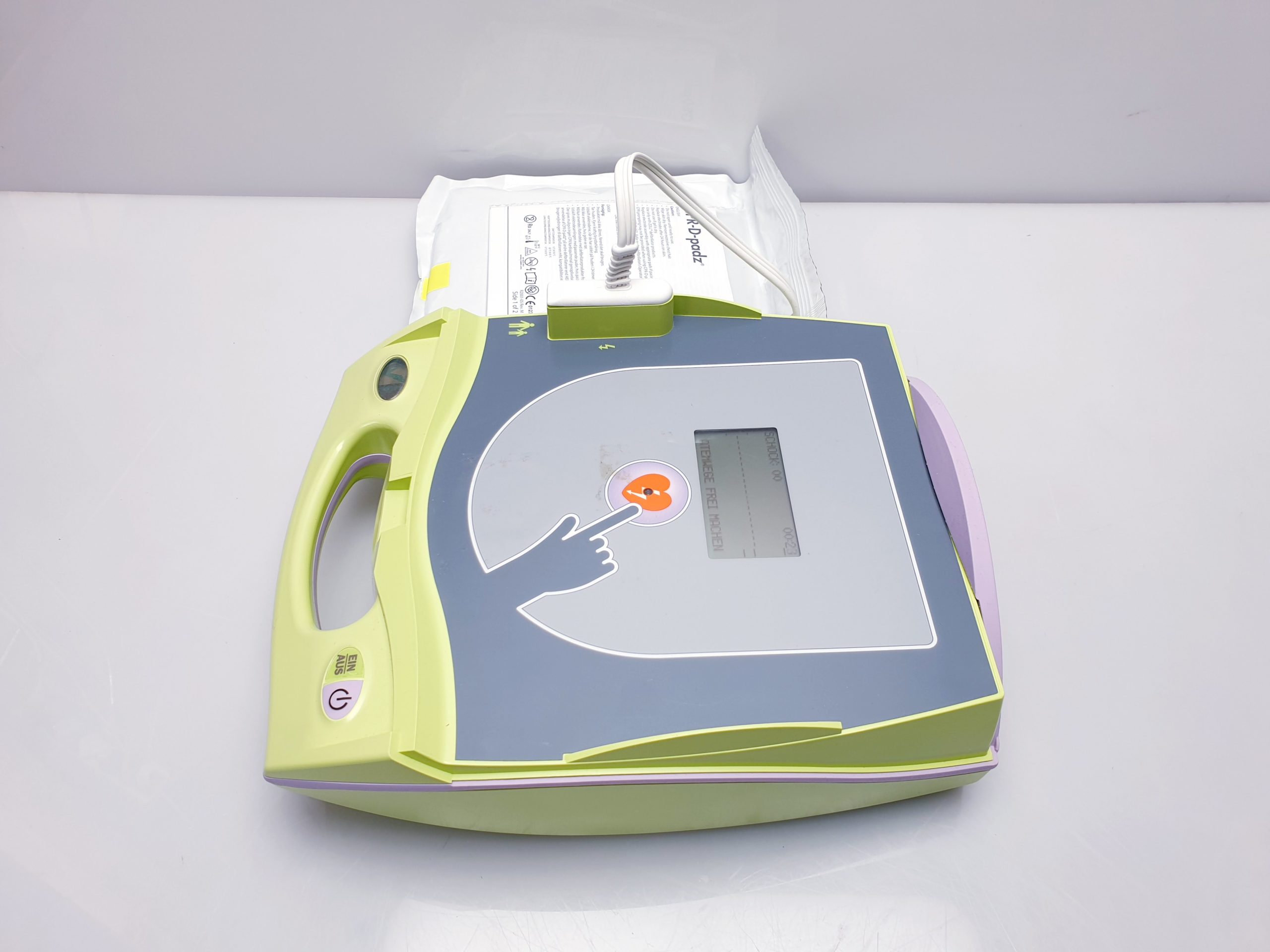 Zoll AED Plus Vollautomat Defibrillator vollautomatisch thumbnail 4