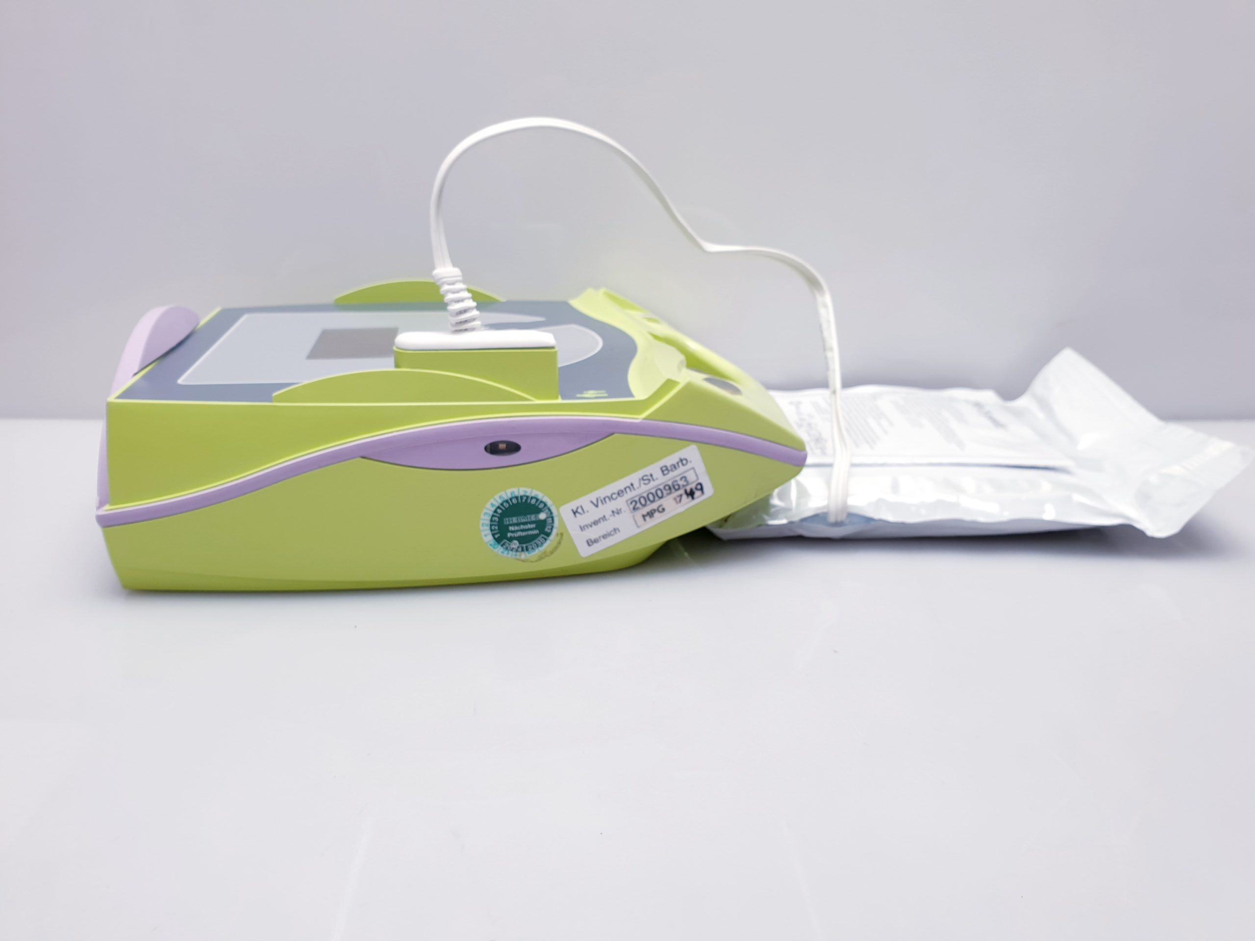 Zoll AED Plus Vollautomat Defibrillator vollautomatisch thumbnail 6