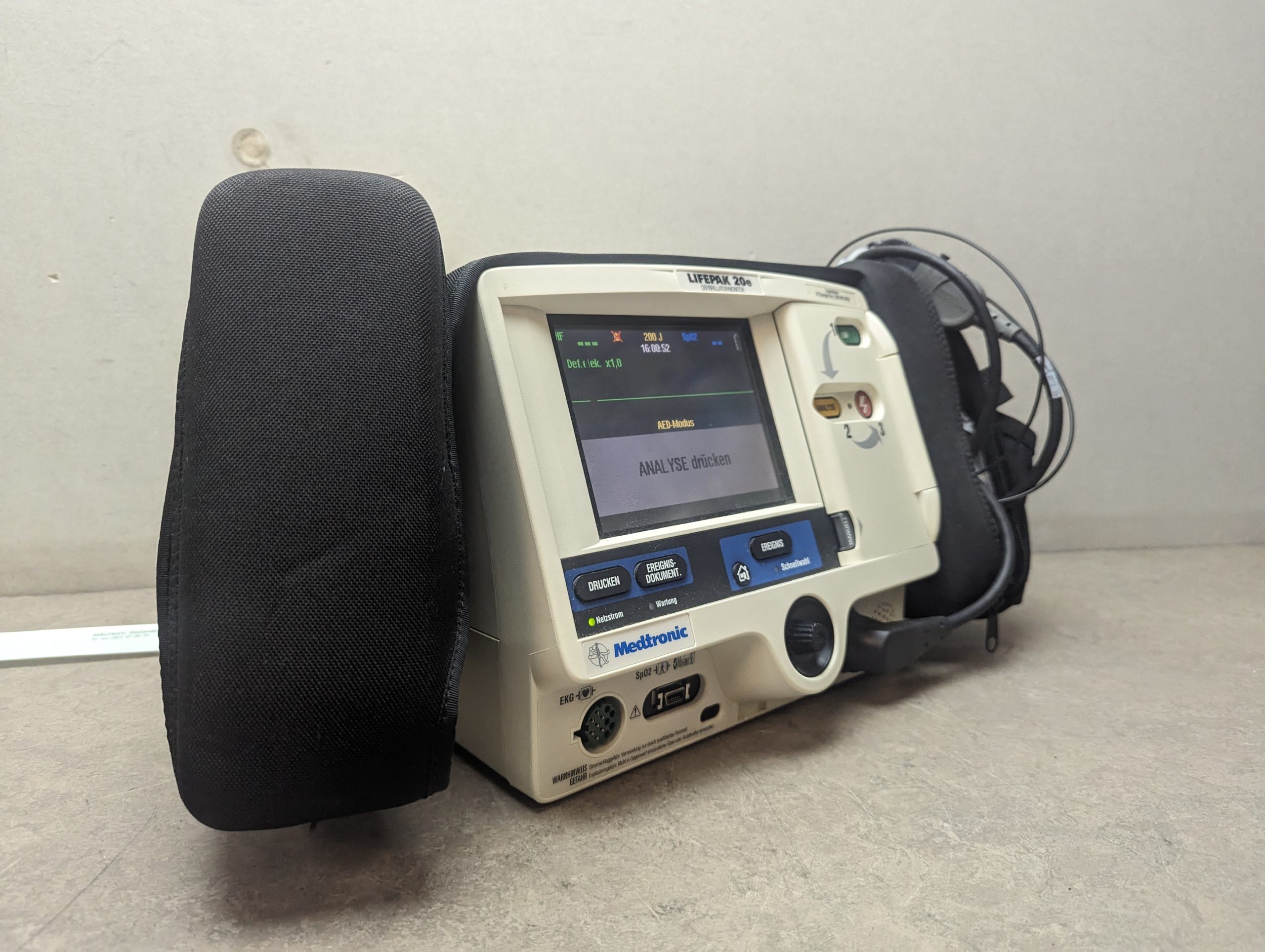 Medtronic Lifepak 20e Defi Defribrilator thumbnail 4