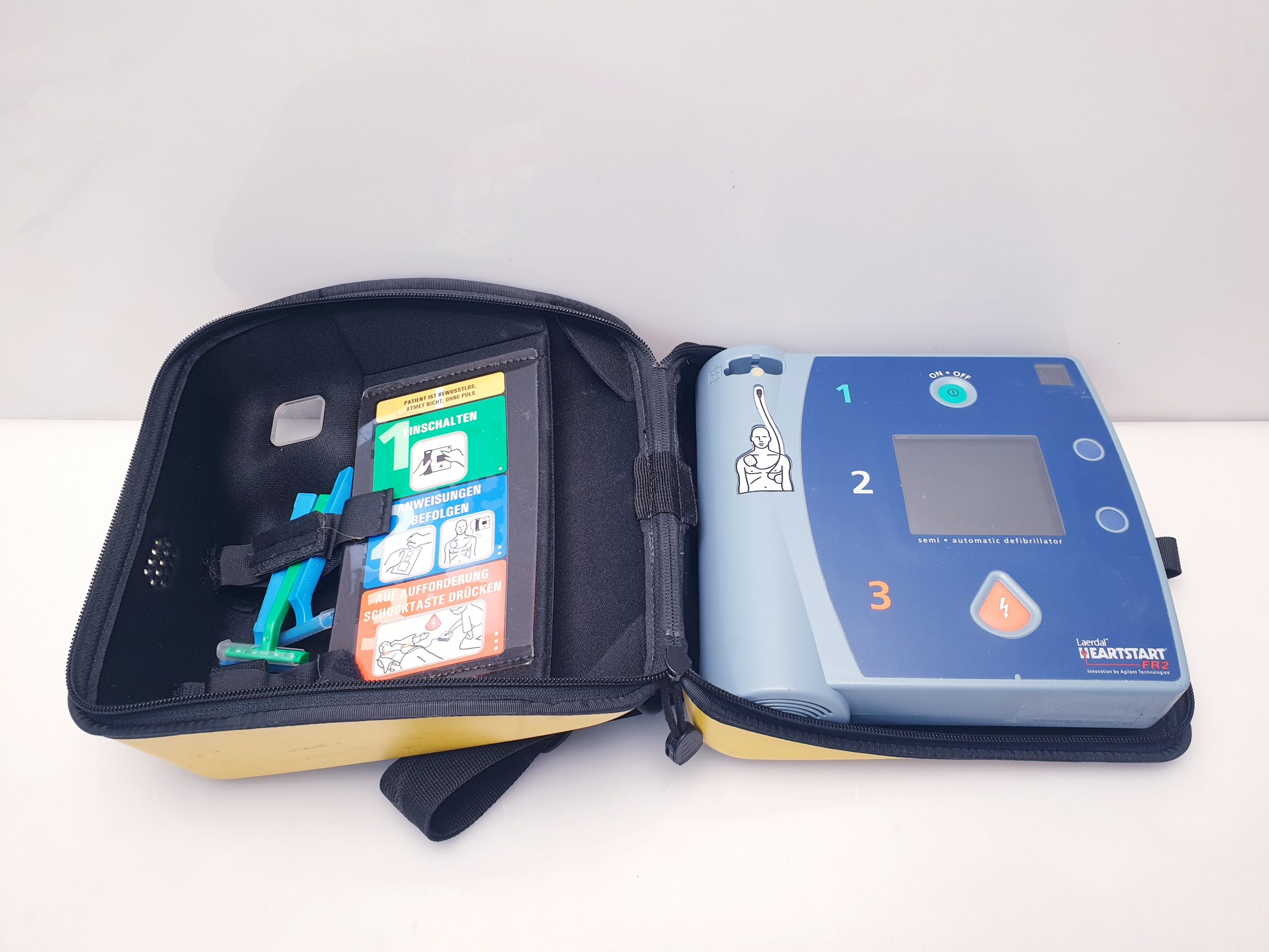 Laerdal heartstart fr2 semi automatic Defibrillator mit Batterie thumbnail 3